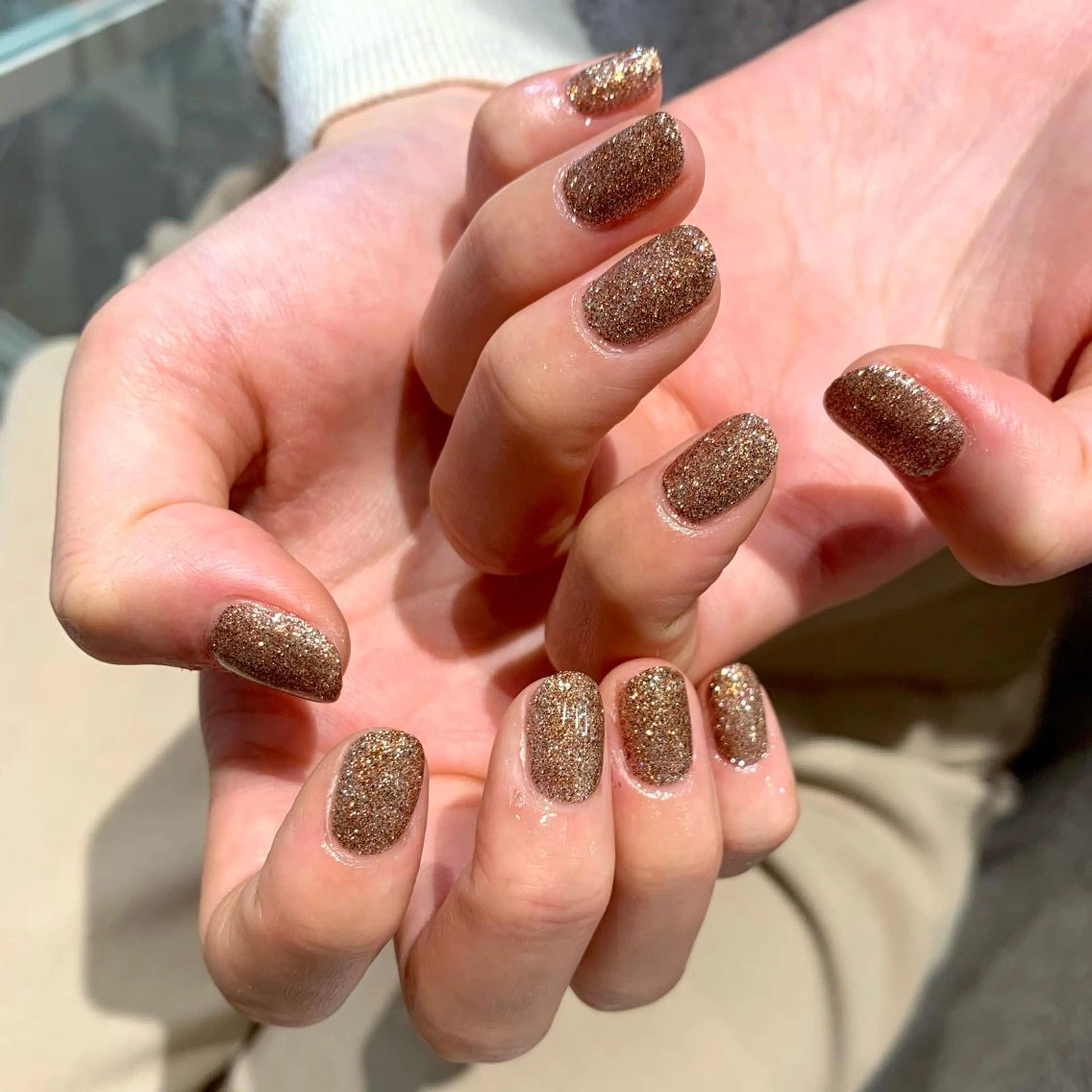 ネイル ブラウン ゴールド ラメ(グリッター) ハンドネイル ハンドケア esby Loely MIZUKIのネイルデザイン