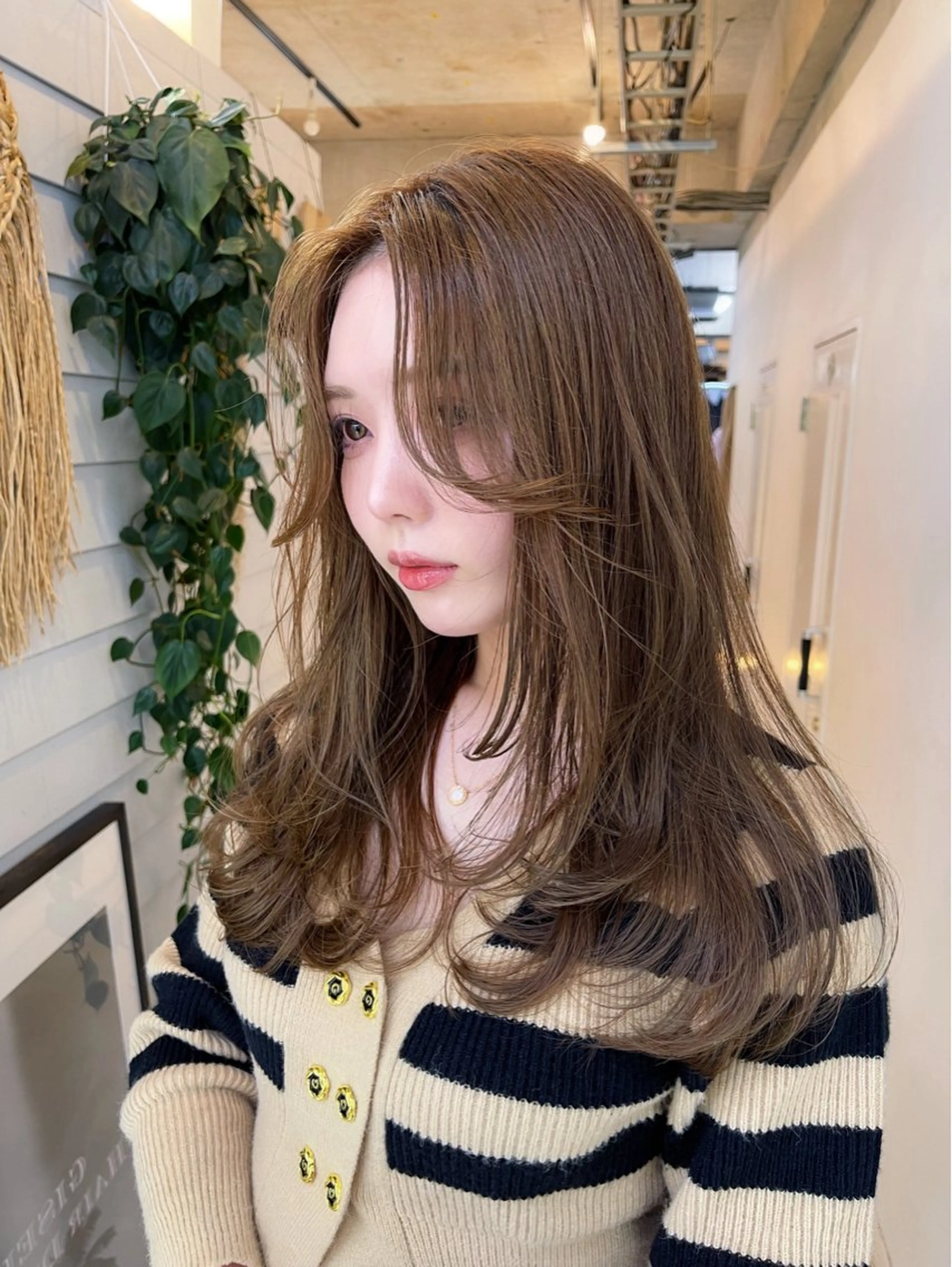 セミロング カラー レイヤーカット カット ヘアカラー トリートメント AiM 大名のヘアスタイル