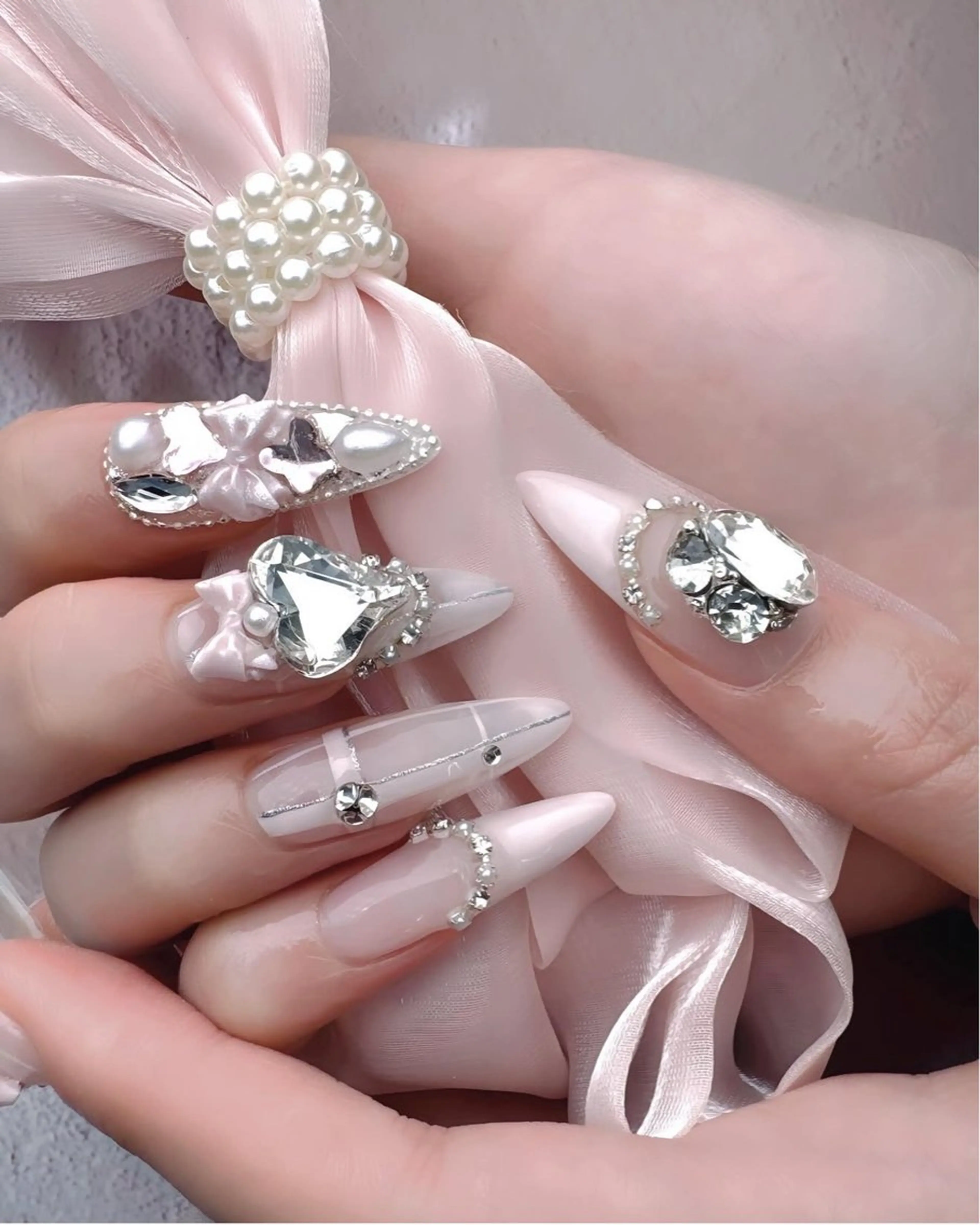 ネイル アニマル柄 オーロラネイル チークネイル フラッシュネイル ジェルネイル ハンドネイル T.A Nail Salonのネイルデザイン