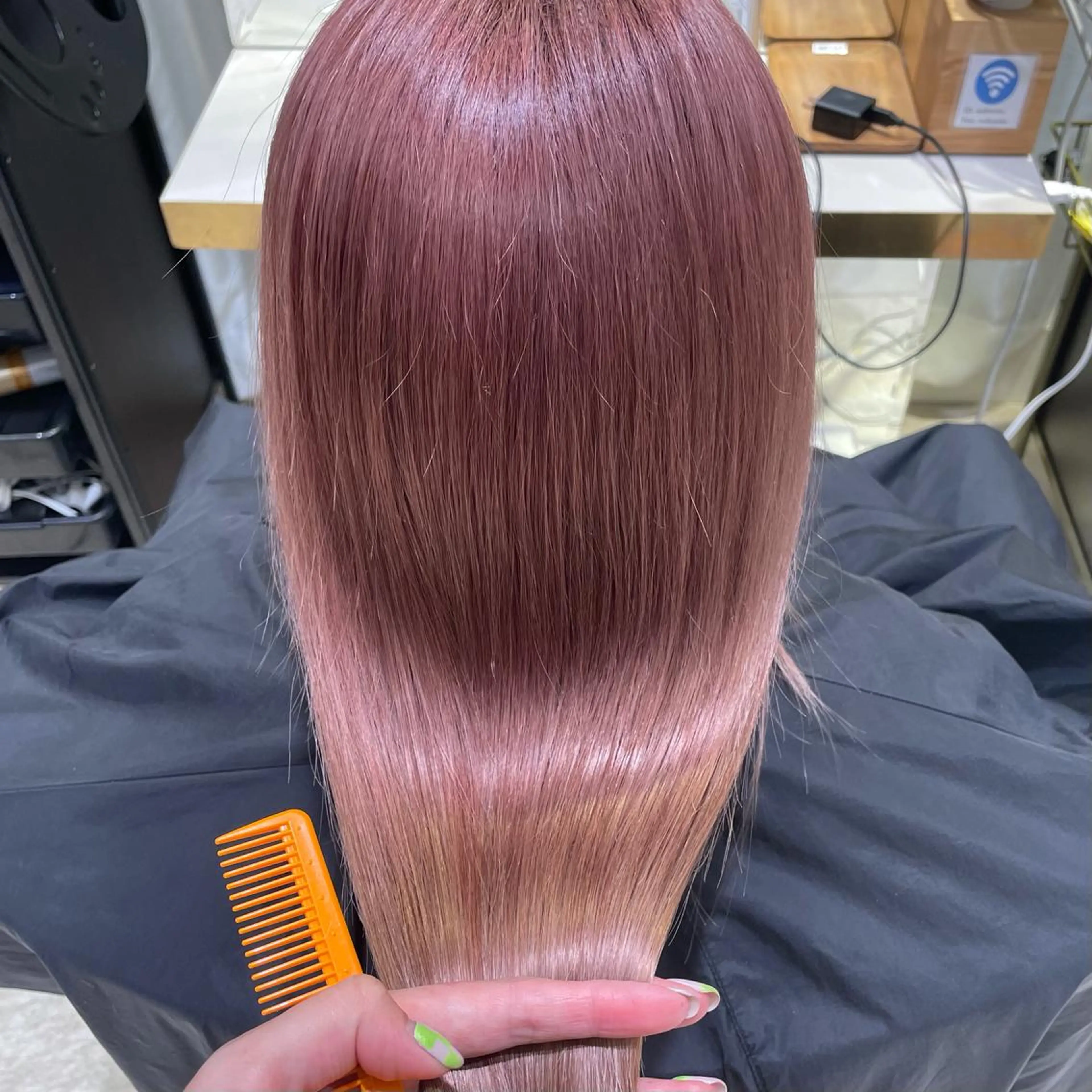 ロング カラー ベージュカラー ブリーチ ピンクカラー ピンクベージュ 韓国🇰🇷透明感 ERIのヘアスタイル