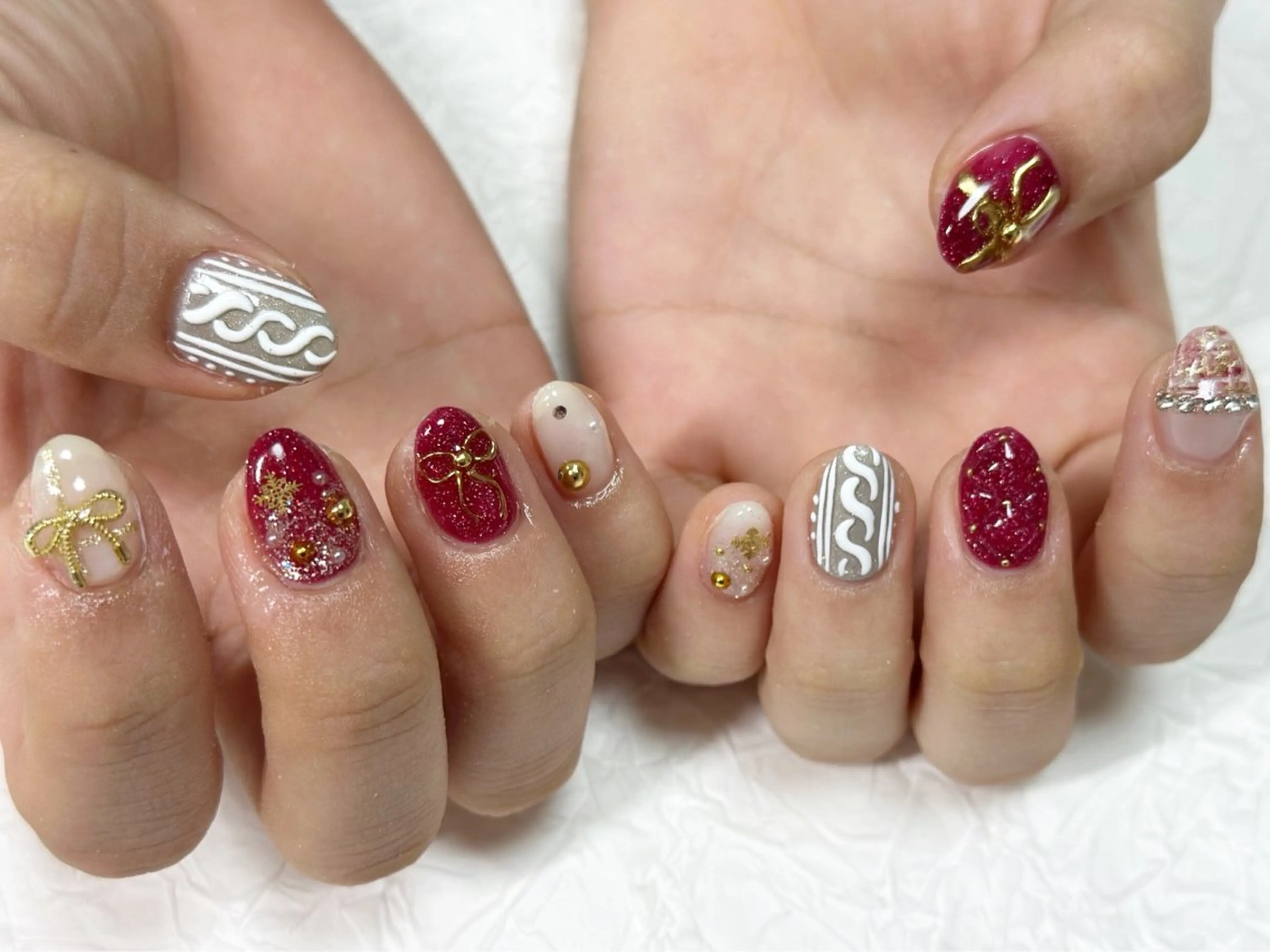 ネイル キラキラネイル ミラーネイル 赤色 冬ネイル クリスマス ♡Nailist yui♡のネイルデザイン
