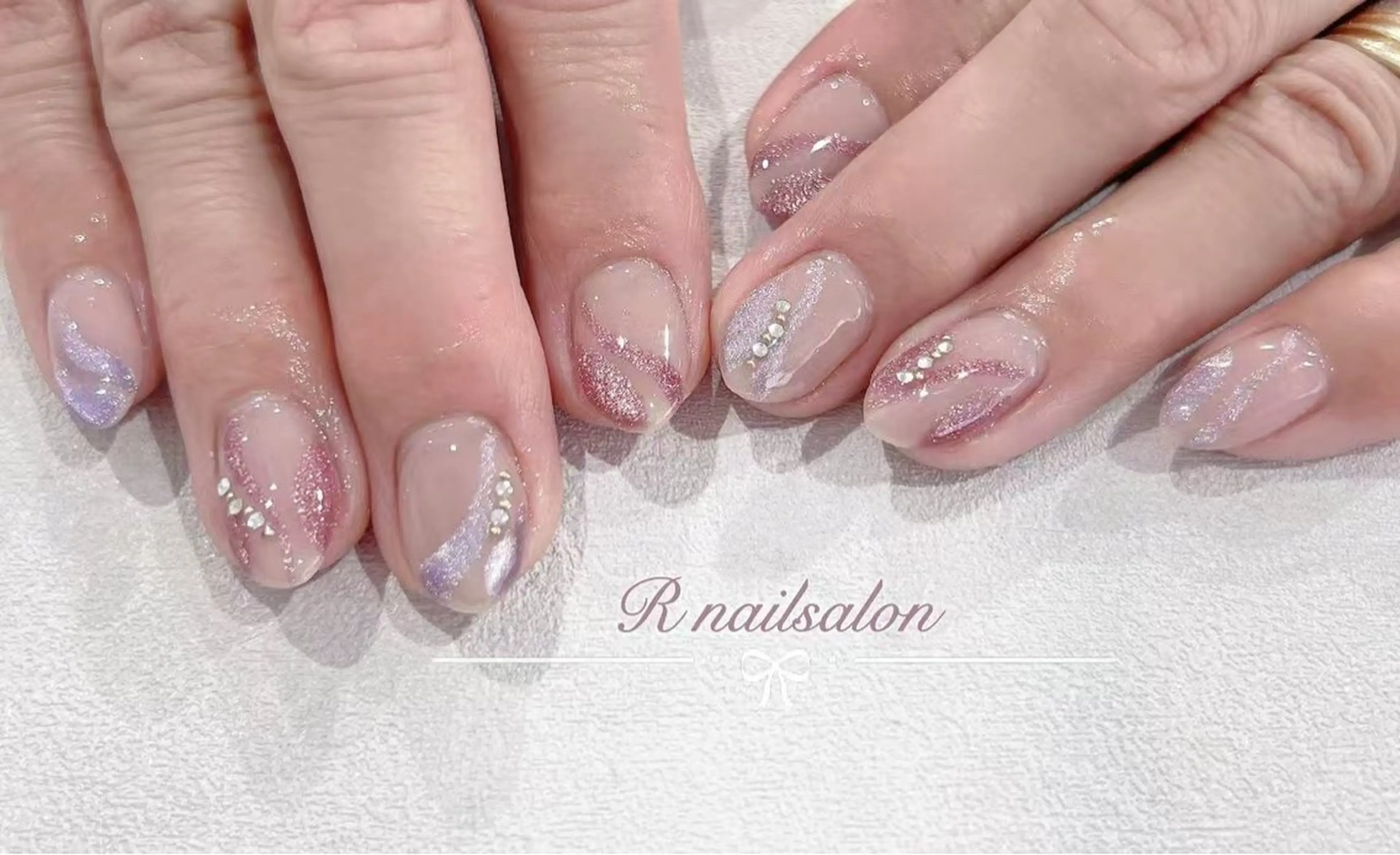 ミディアム ハンドネイル R NAILSALONのネイルデザイン
