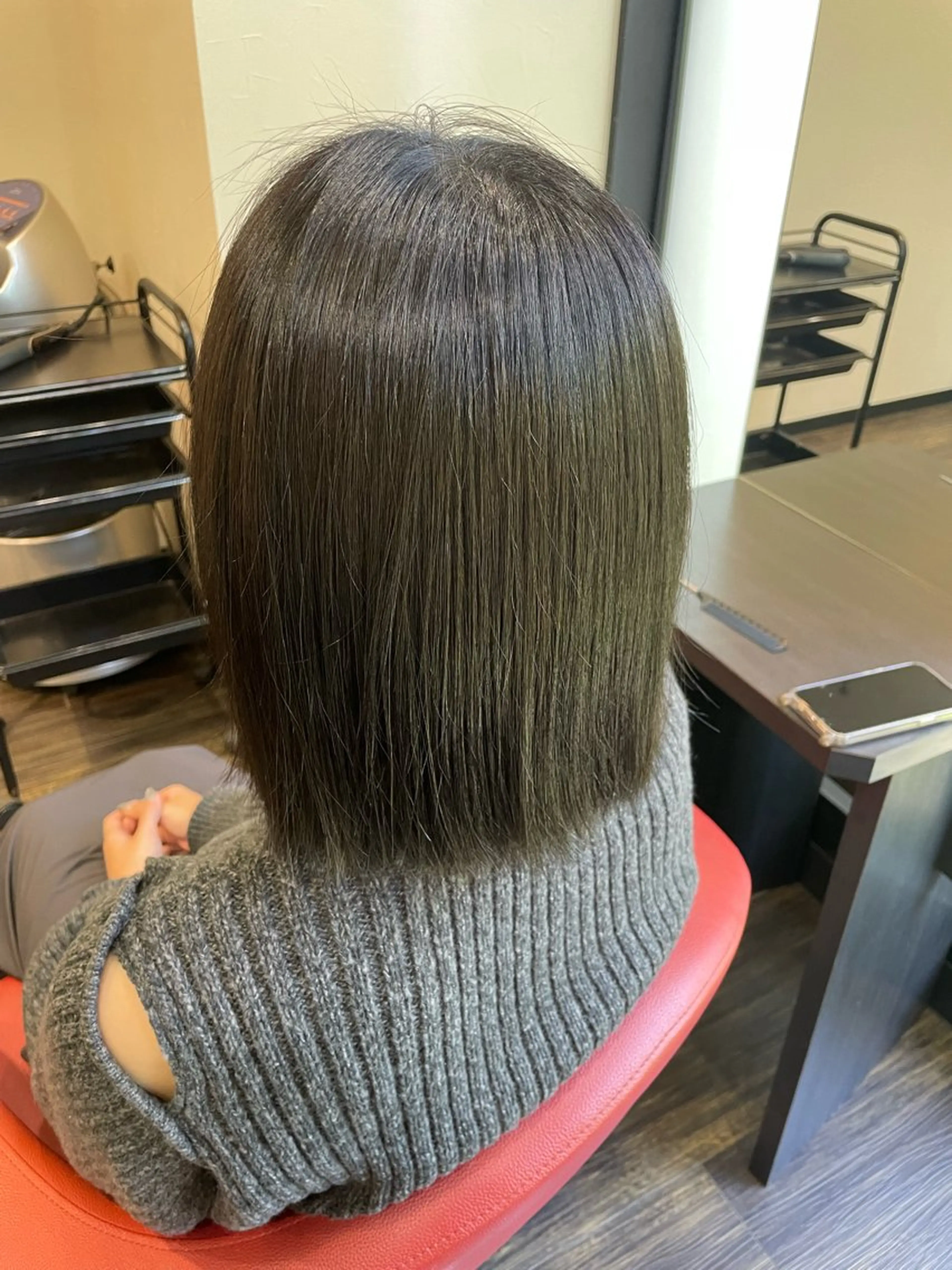 ミディアム カラー オリーブカラー ヘアカラー 脇 麻紘のヘアスタイル