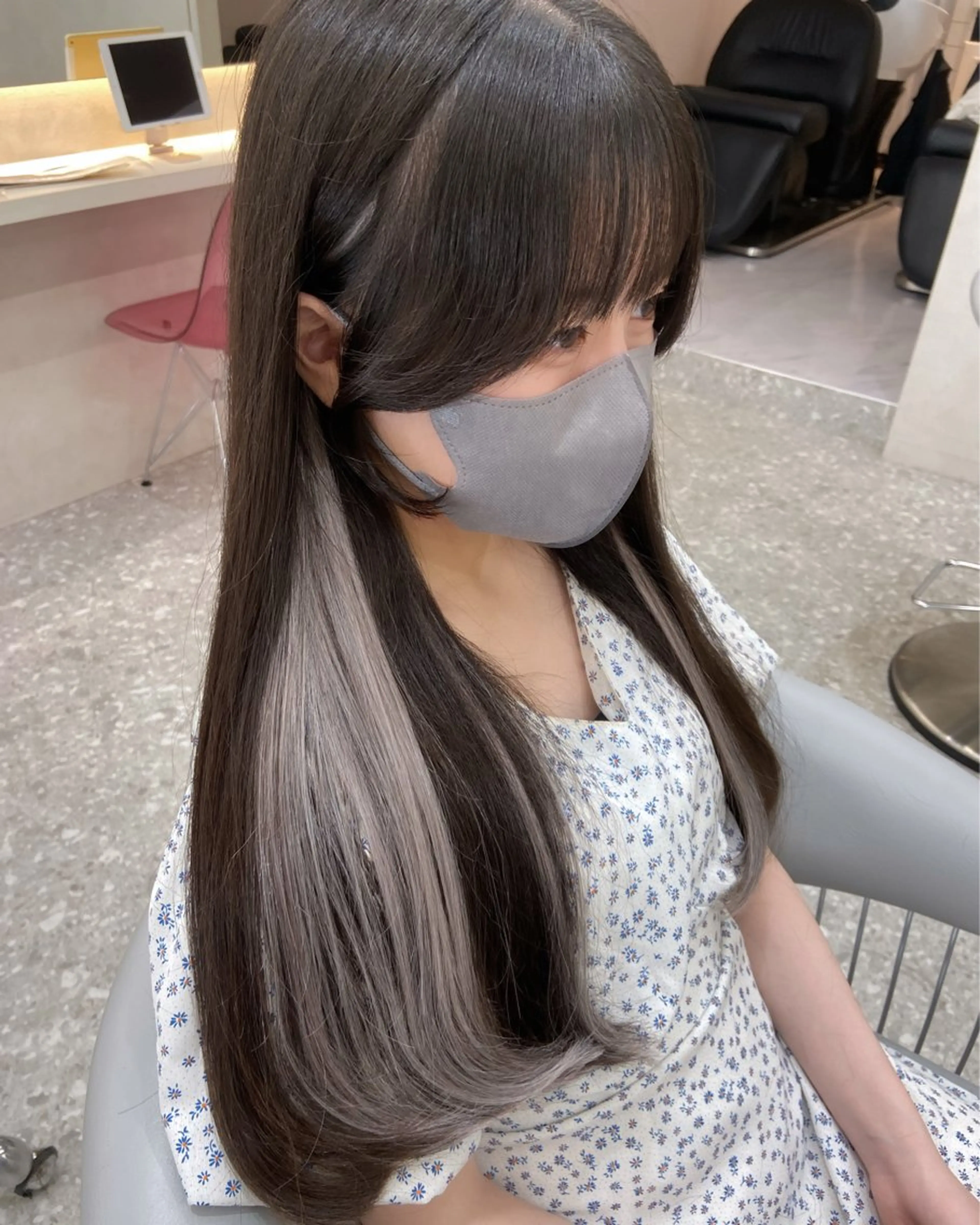 ロング カラー ヘアアレンジ シールエクステ イヤリングカラー インナーカラー エクステ ヨシンモリ ヘアカラー トリートメント エクステ 新宿/韓国ヘア 中明度カラー/かやのヘアスタイル