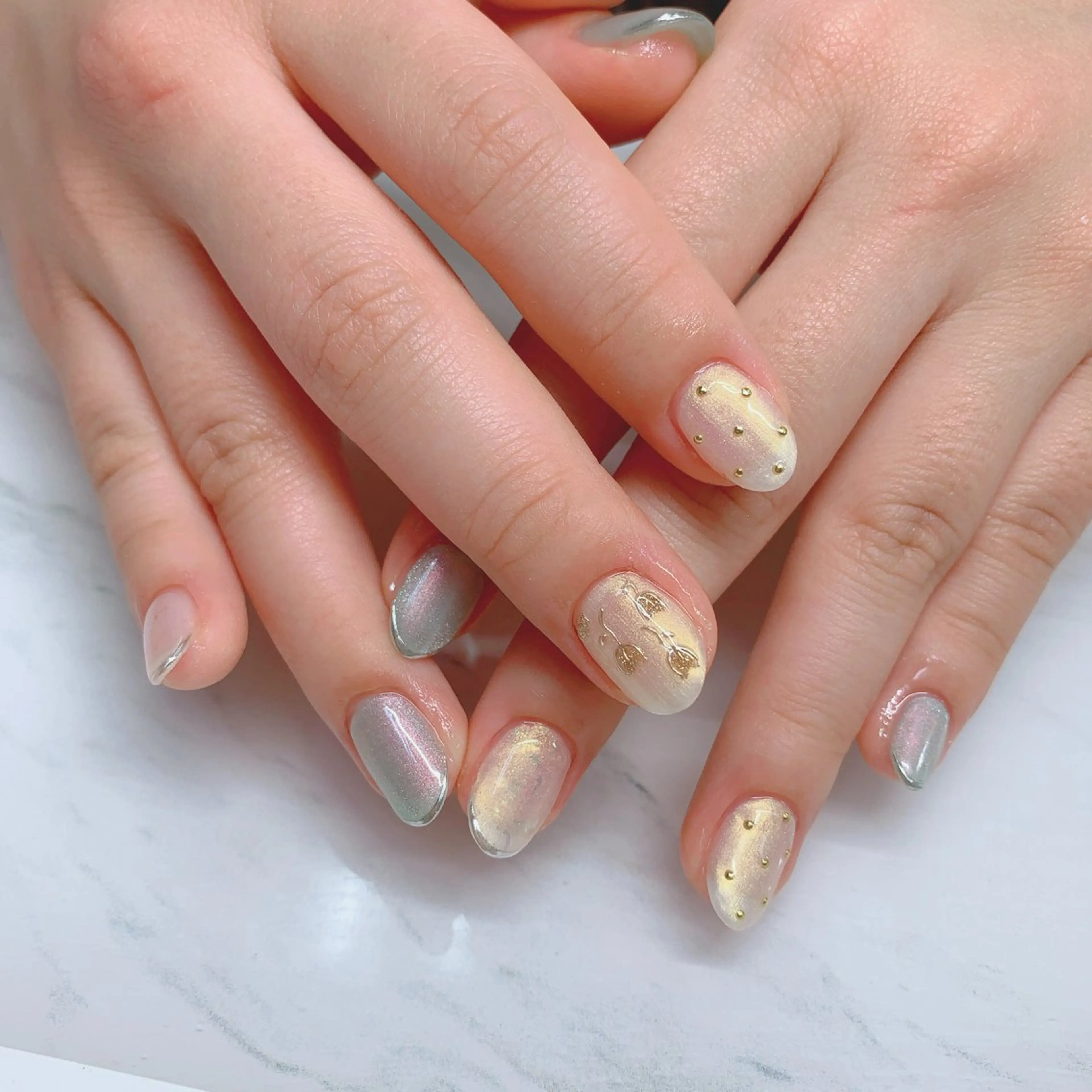 ネイル オーロラネイル 長さ出し フットネイル ジェルネイル キラキラネイル ハンドネイル インフィニティ ネイルサロンのネイルデザイン