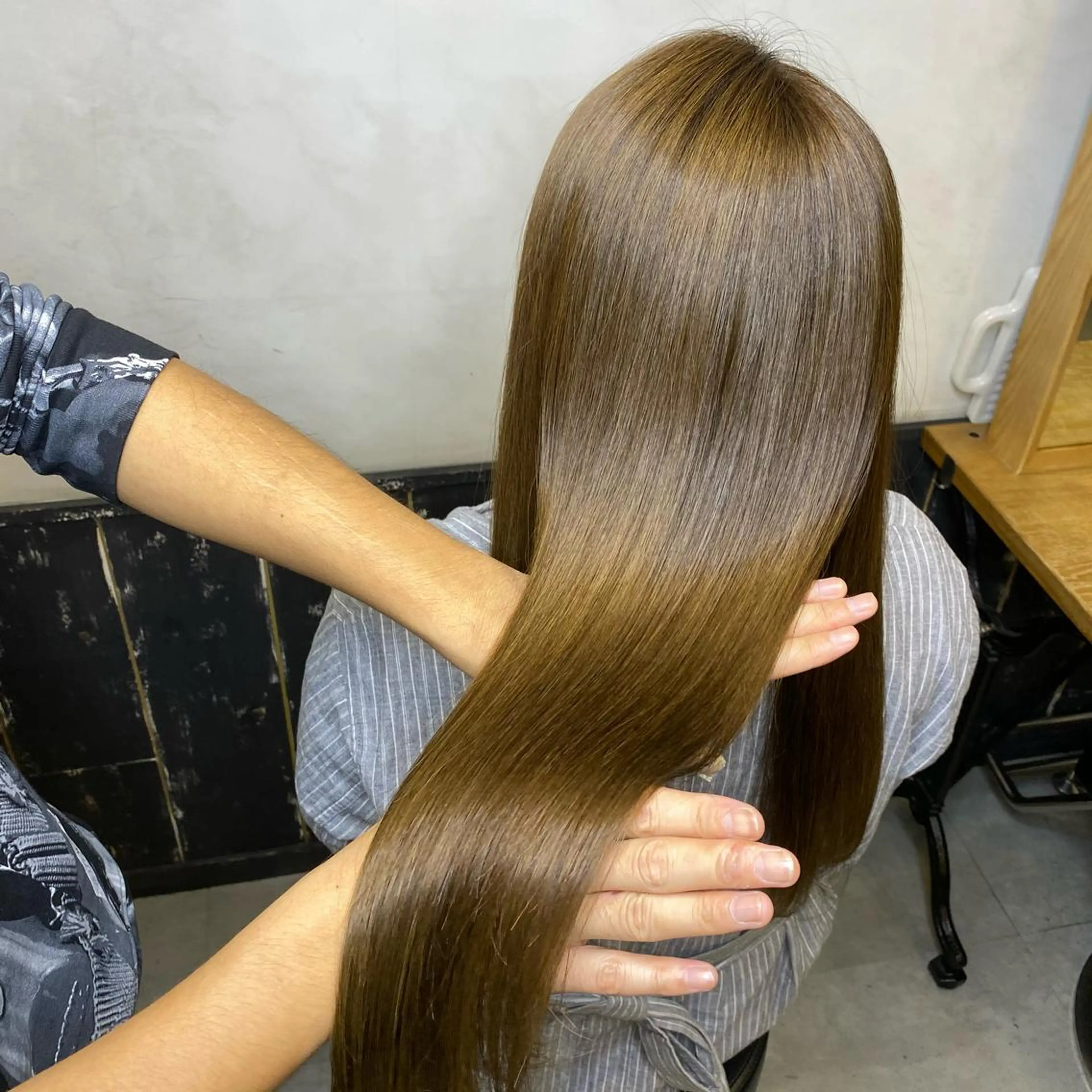 ロング カラー イルミナカラー 髪質改善 トリートメント カット ヘアカラー トリートメント ヘッドスパ AUBE HAIRazul吉祥寺所属・髪質改善✨幹細胞✨ ウルツヤ🌈清水　祥のヘアスタイル
