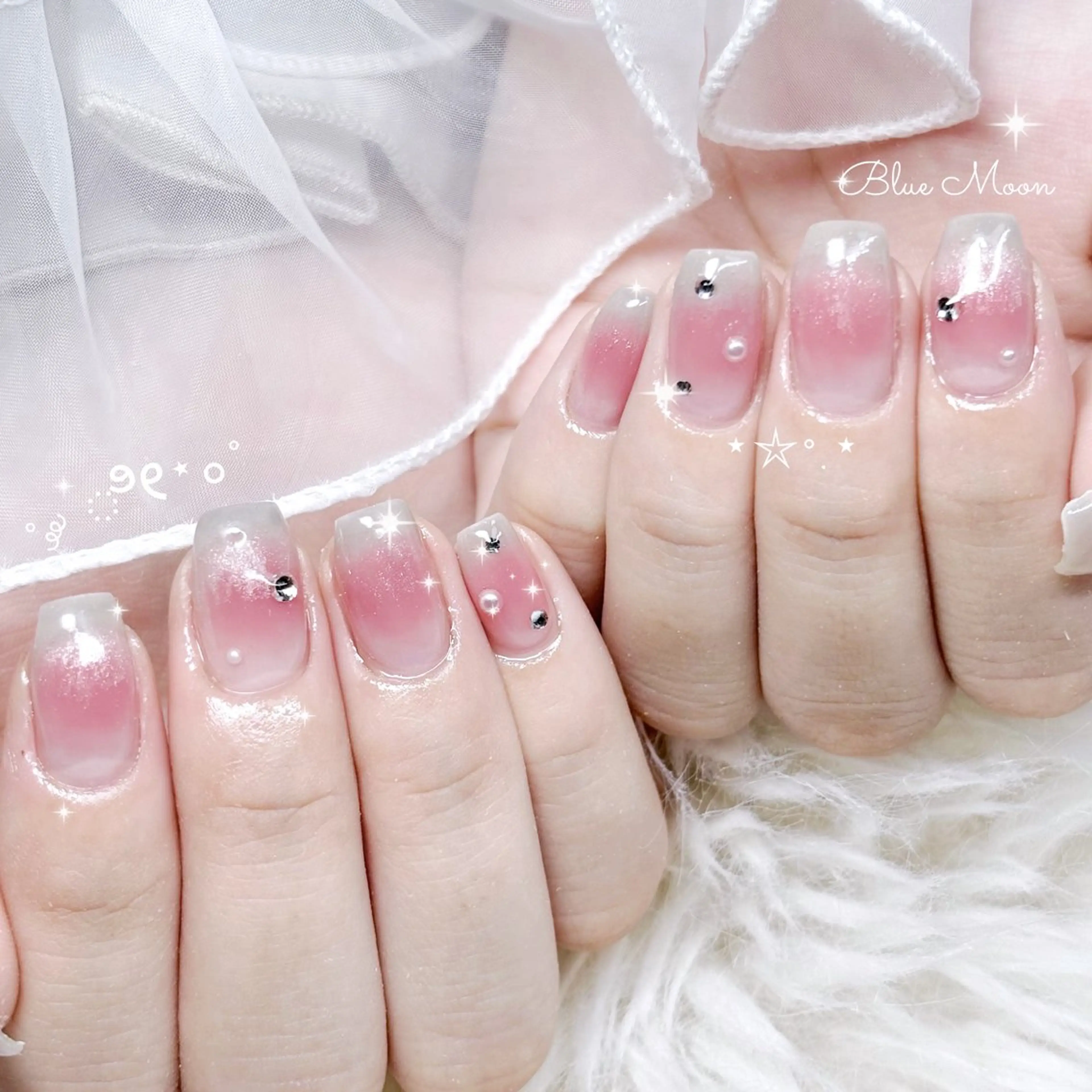 ネイル チークネイル ストーンネイル ハンドネイル フットネイル nail salon Blue Moonのネイルデザイン