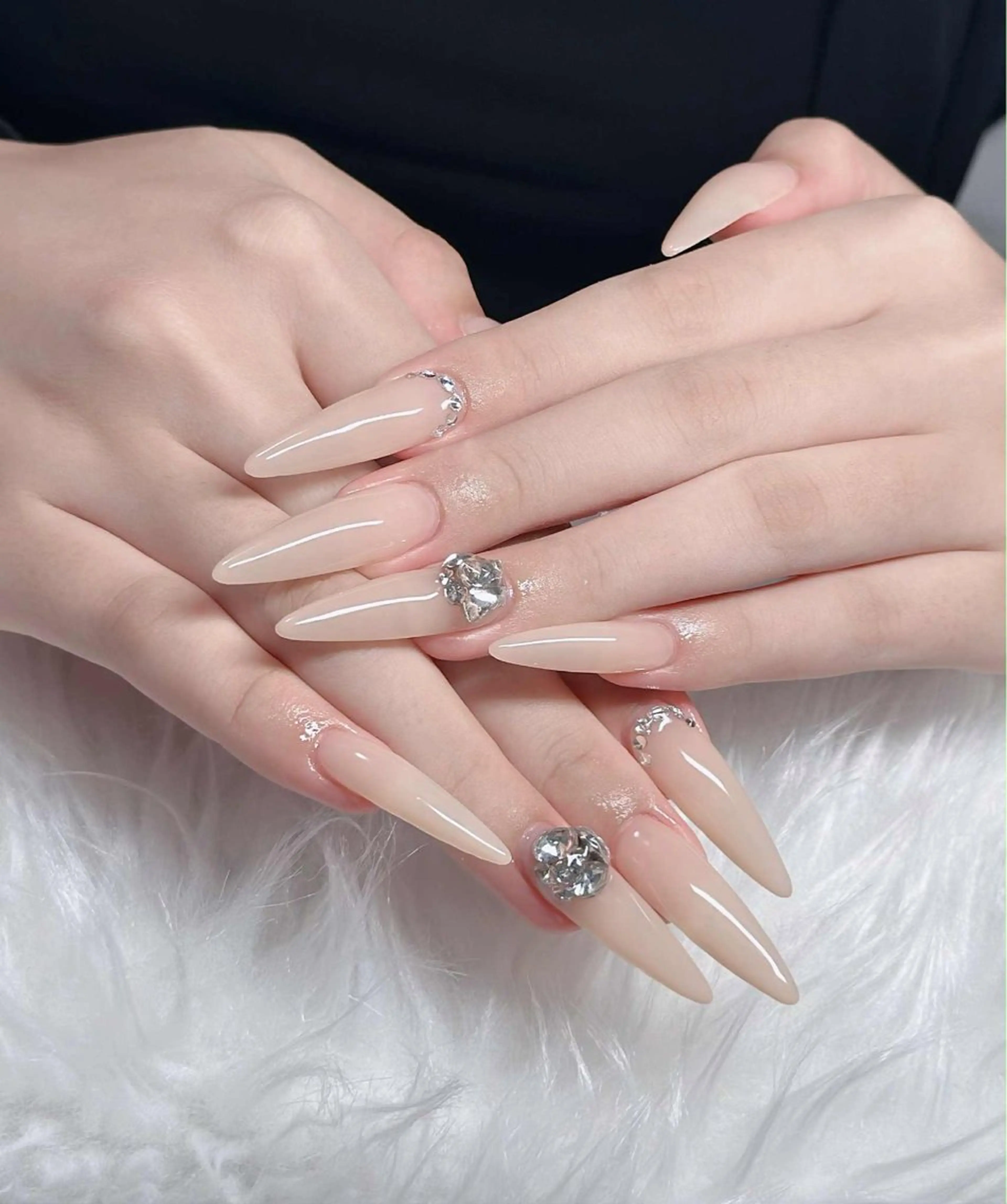ネイル オーロラネイル フレンチネイル グラデーション 氷ネイル・うるうるネイル キラキラネイル ハンドネイル H.baby Nail Salon所属・H.baby Nail Salonのネイルデザイン