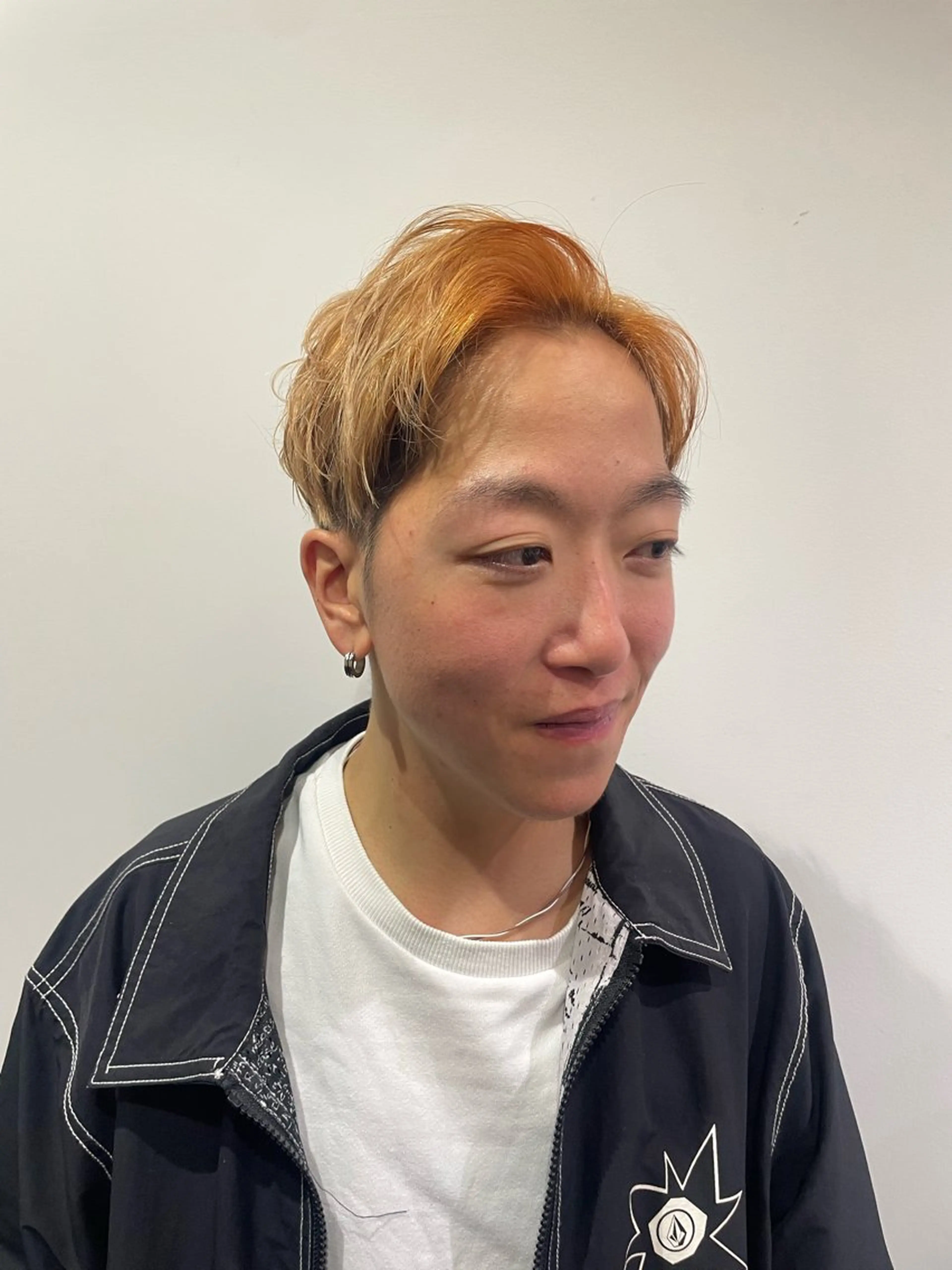 カラー メンズ メンズブリーチ ベージュカラー ブリーチ オレンジ 稲垣 熙のヘアスタイル