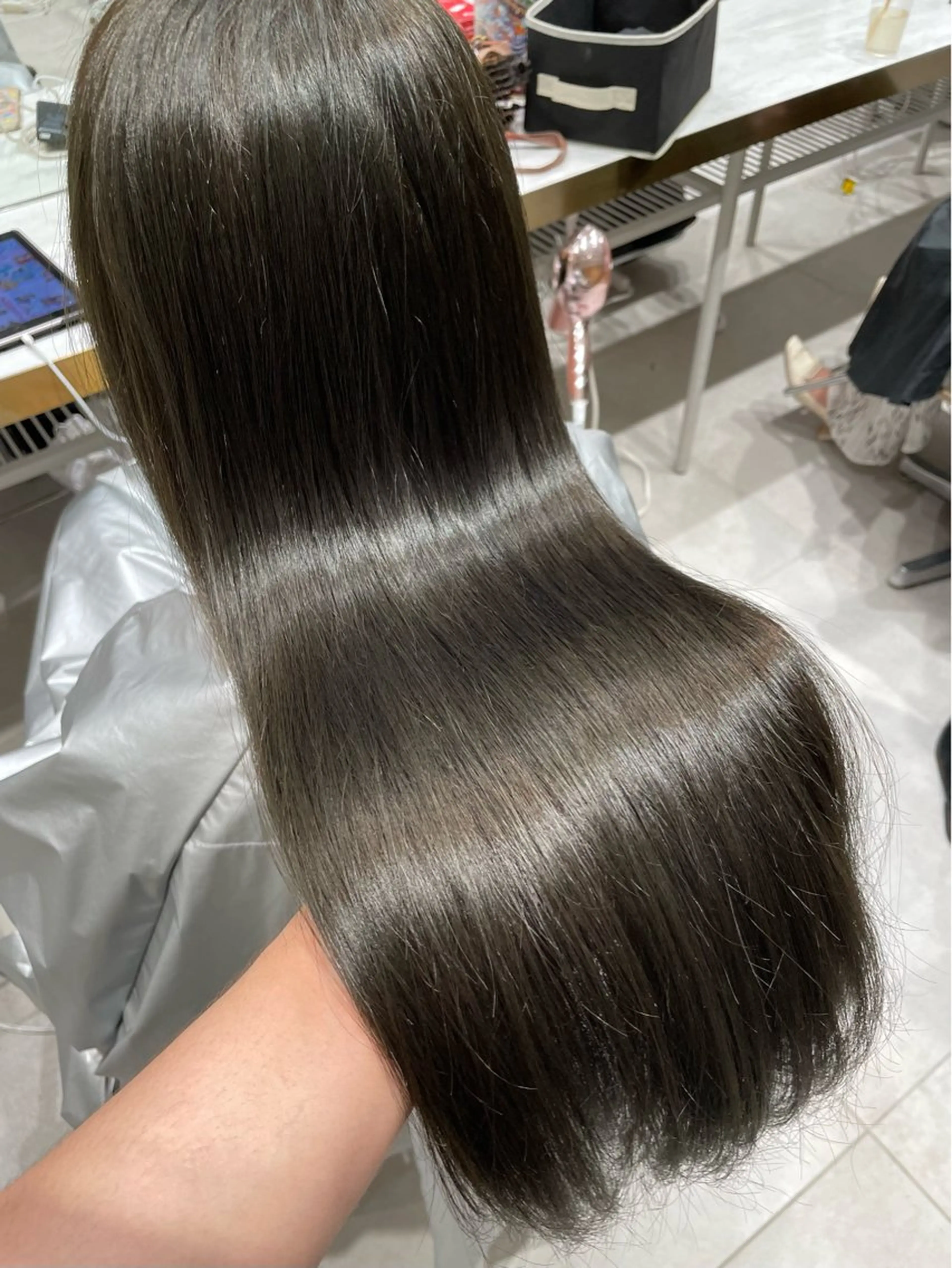 ロング カラー Hina🤎ベージュ 、グレージュ🤎のヘアスタイル