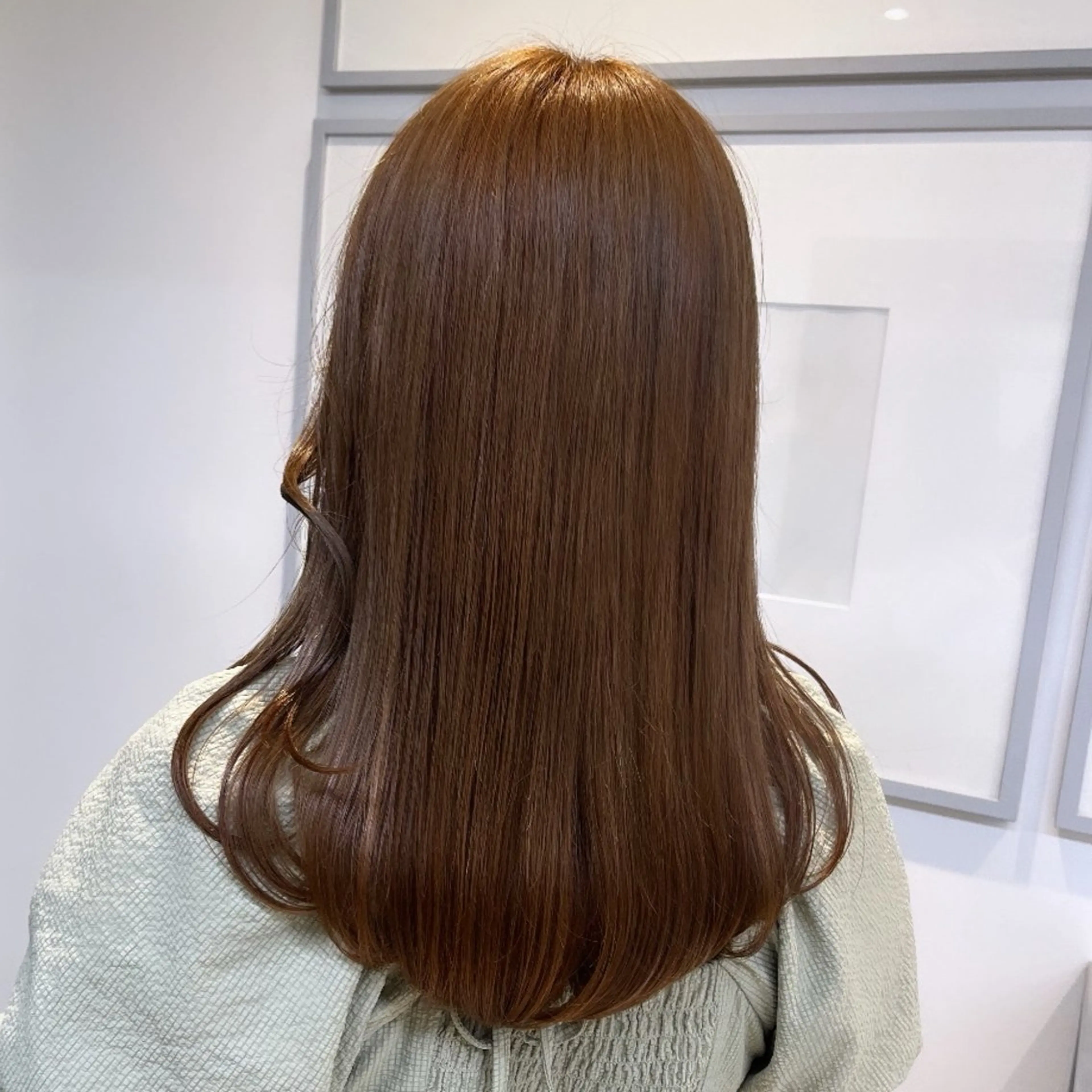 ミディアム カラー ベージュカラー ブリーチ ブラウンカラー ブラウンベージュ 透明感カラー カット ヘアカラー トリートメント ヘッドスパ ヘアセット カジュアルを女っぽく 𝗮𝘆𝗮𝗰𝗼のヘアスタイル