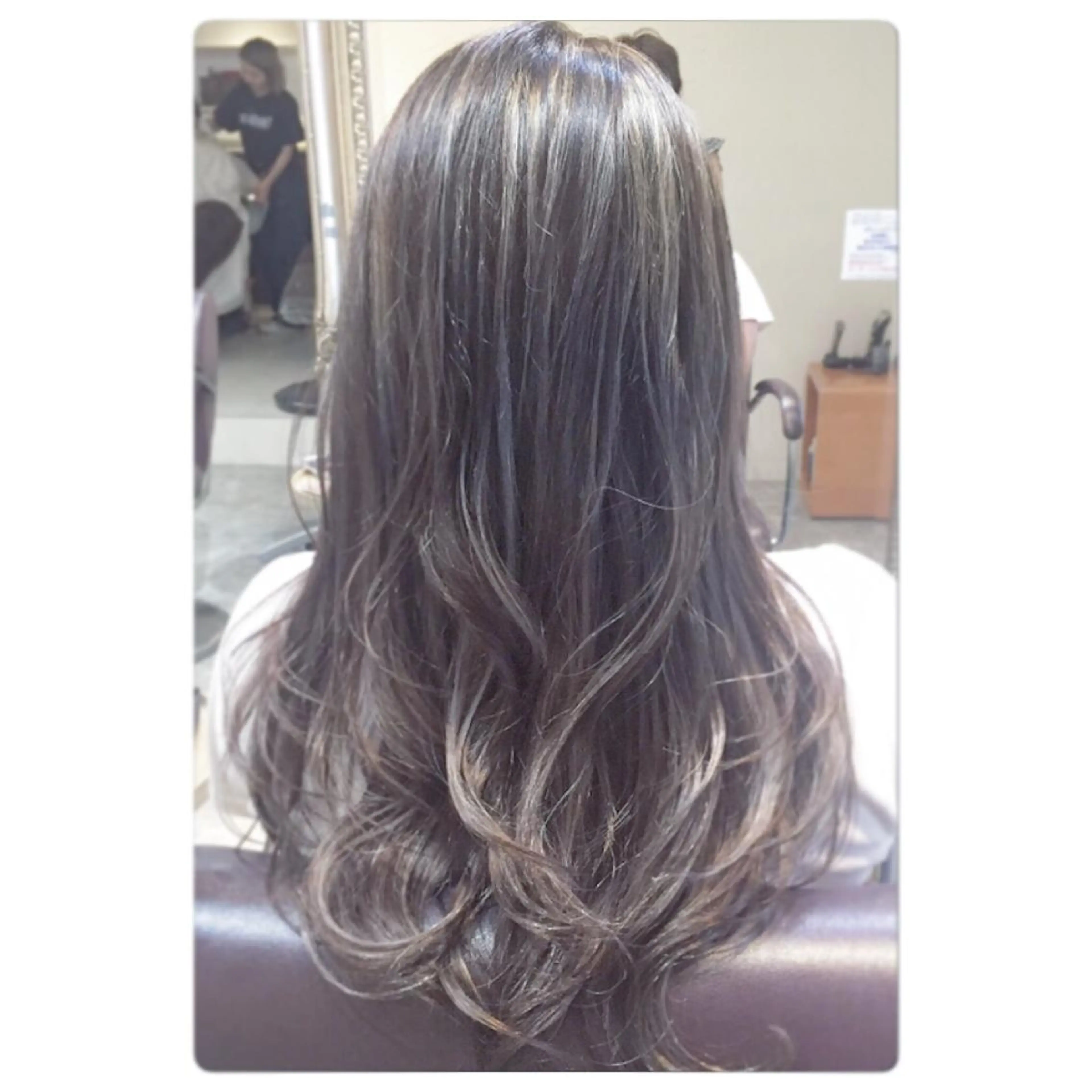 ロング カラー 佐藤 奈佳子 サトウ ナカコのヘアスタイル