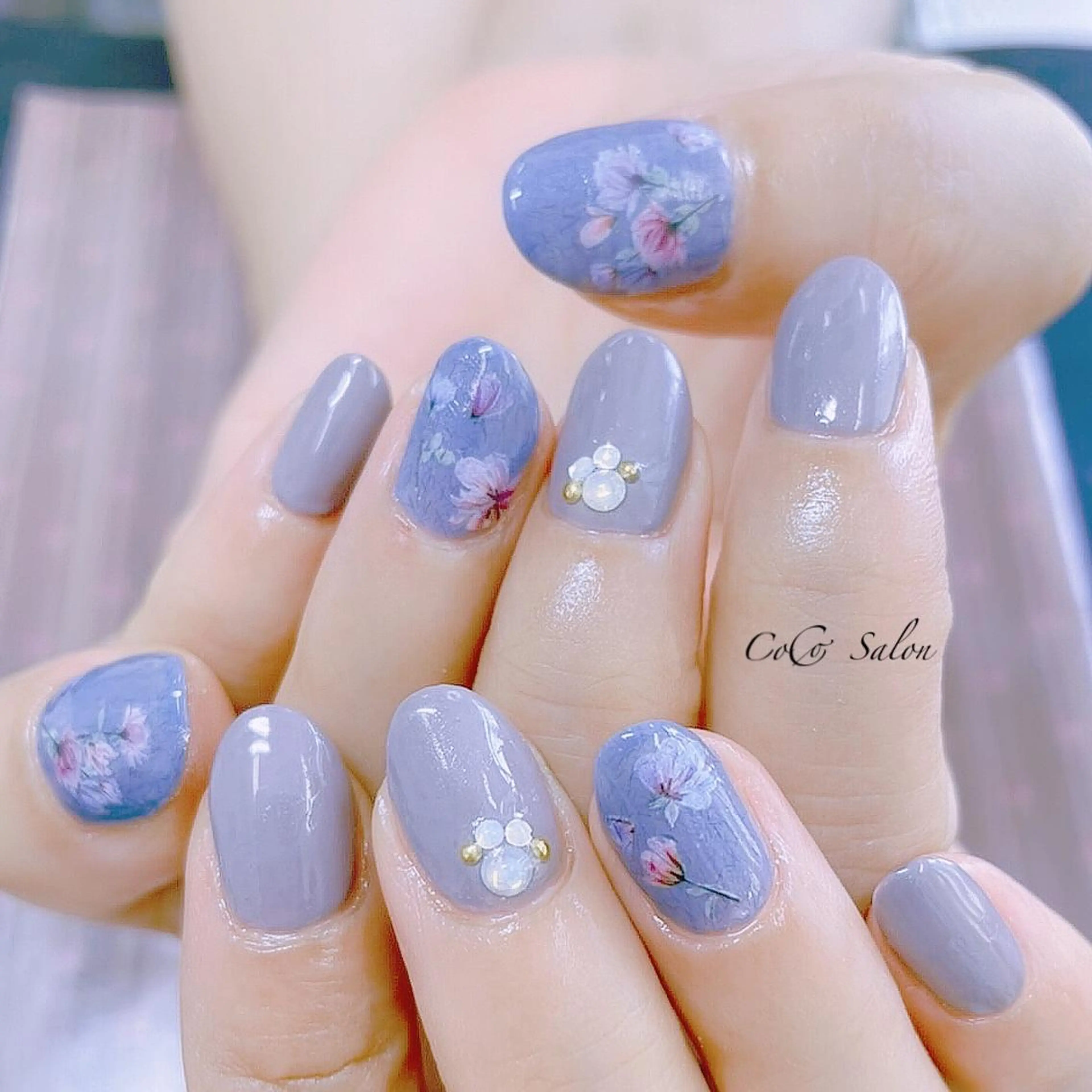 ネイル 長さ出し フラワーネイル ジェルネイル キラキラネイル ラメ(グリッター) ハンドネイル CoCoSalon ネイル/まつ毛予約のネイルデザイン