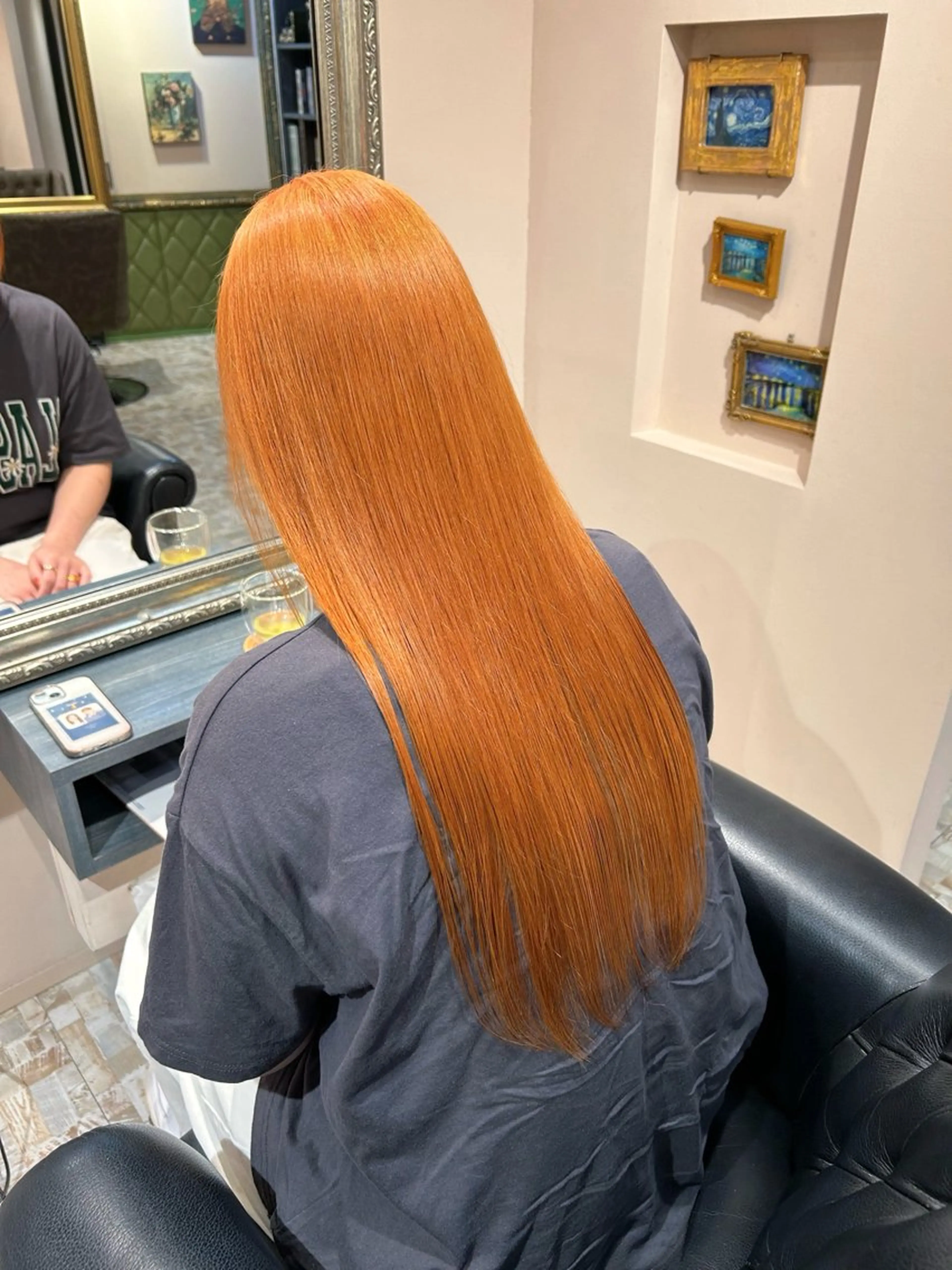 ロング カラー ハイトーンカラー ハイトーンオレンジ オレンジ 伊藤 皓亮のヘアスタイル