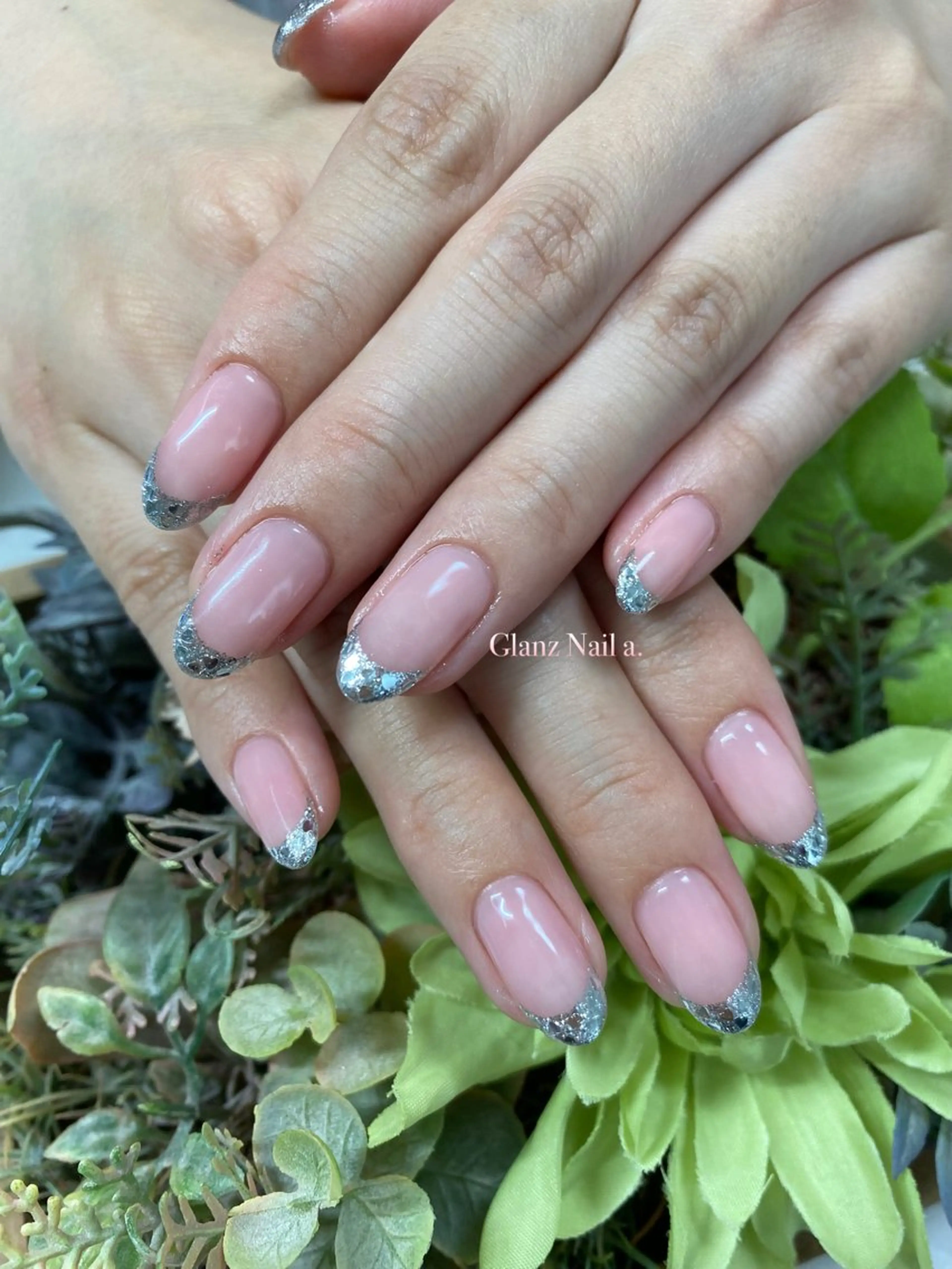 ネイル フレンチネイル ハート ホログラムネイル キラキラネイル シルバー ハンドネイル Glanz  Nail aのネイルデザイン