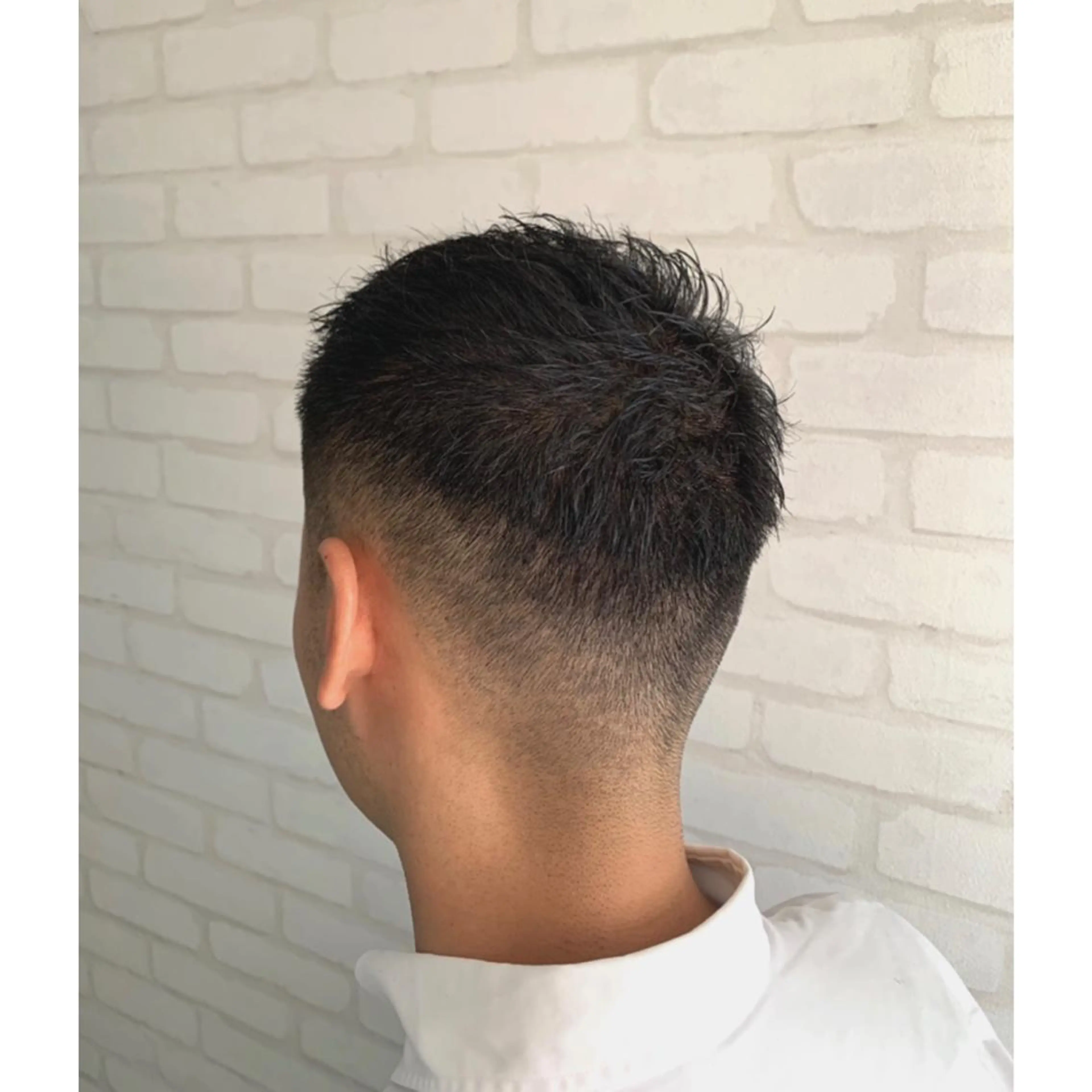 ショート メンズ フェードカット TELA HAIR牛久店所属・透明感カラー✨ 吉田大樹のヘアスタイル