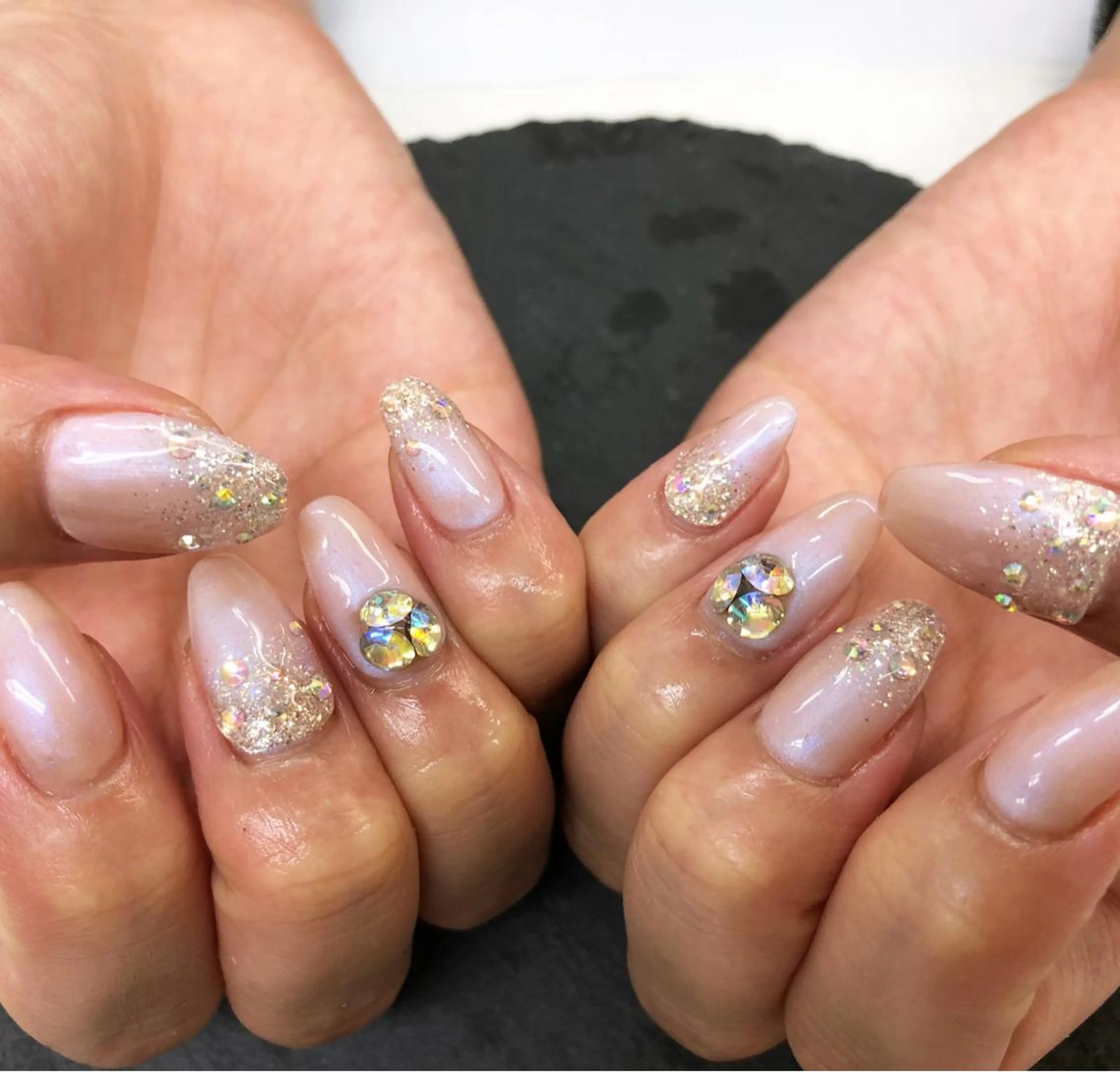 ネイル ラメ(グリッター) ストーンネイル ハンドネイル esNail&eye イーズネイル＆アイのネイルデザイン