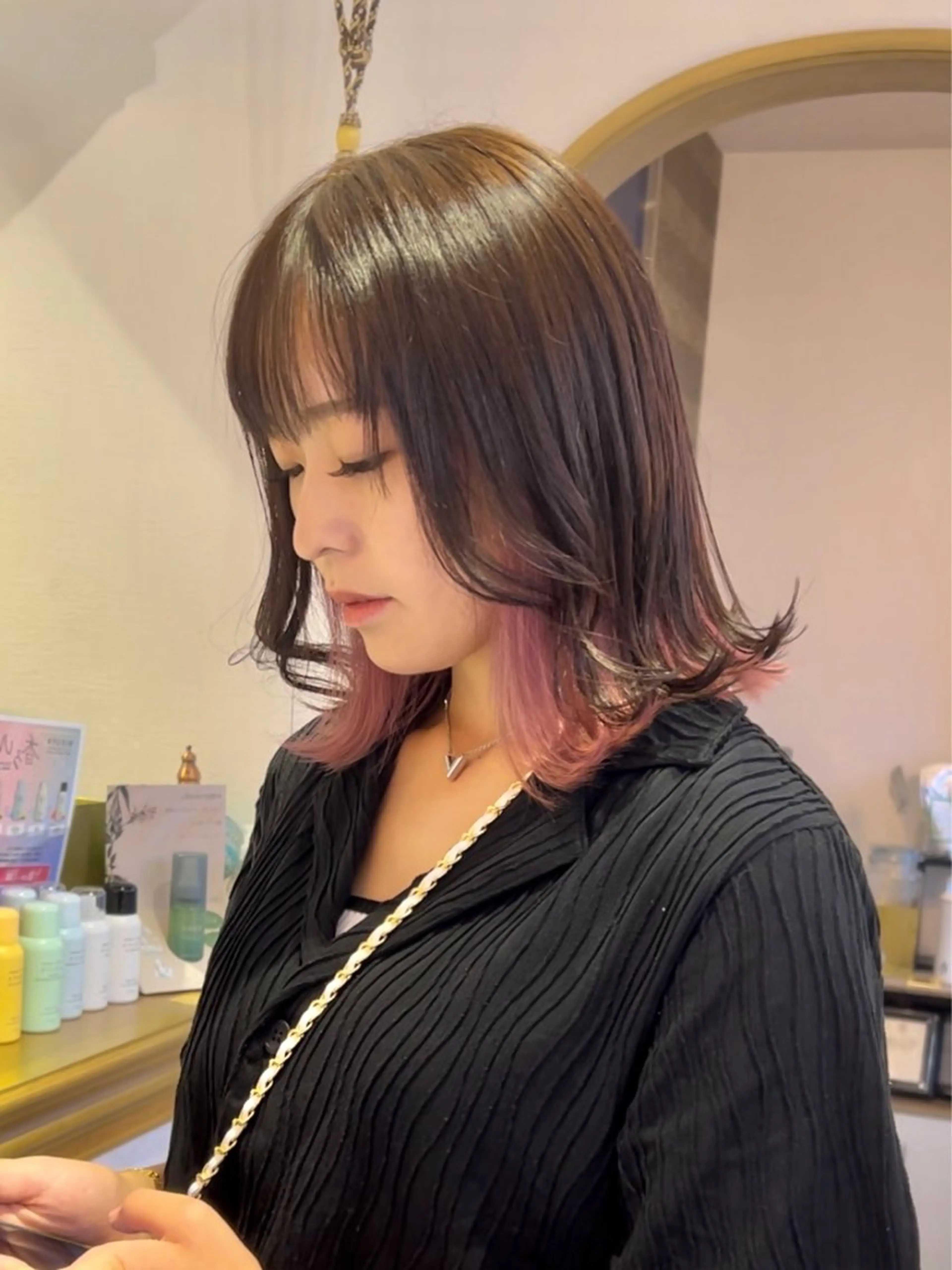 ミディアム カラー ヘアアレンジ ワンレンボブ ブリーチ ケアブリーチ ダブルカラー ハイトーンカラー 髪質改善【縮毛矯正】 美髪ボブを量産する人のヘアスタイル