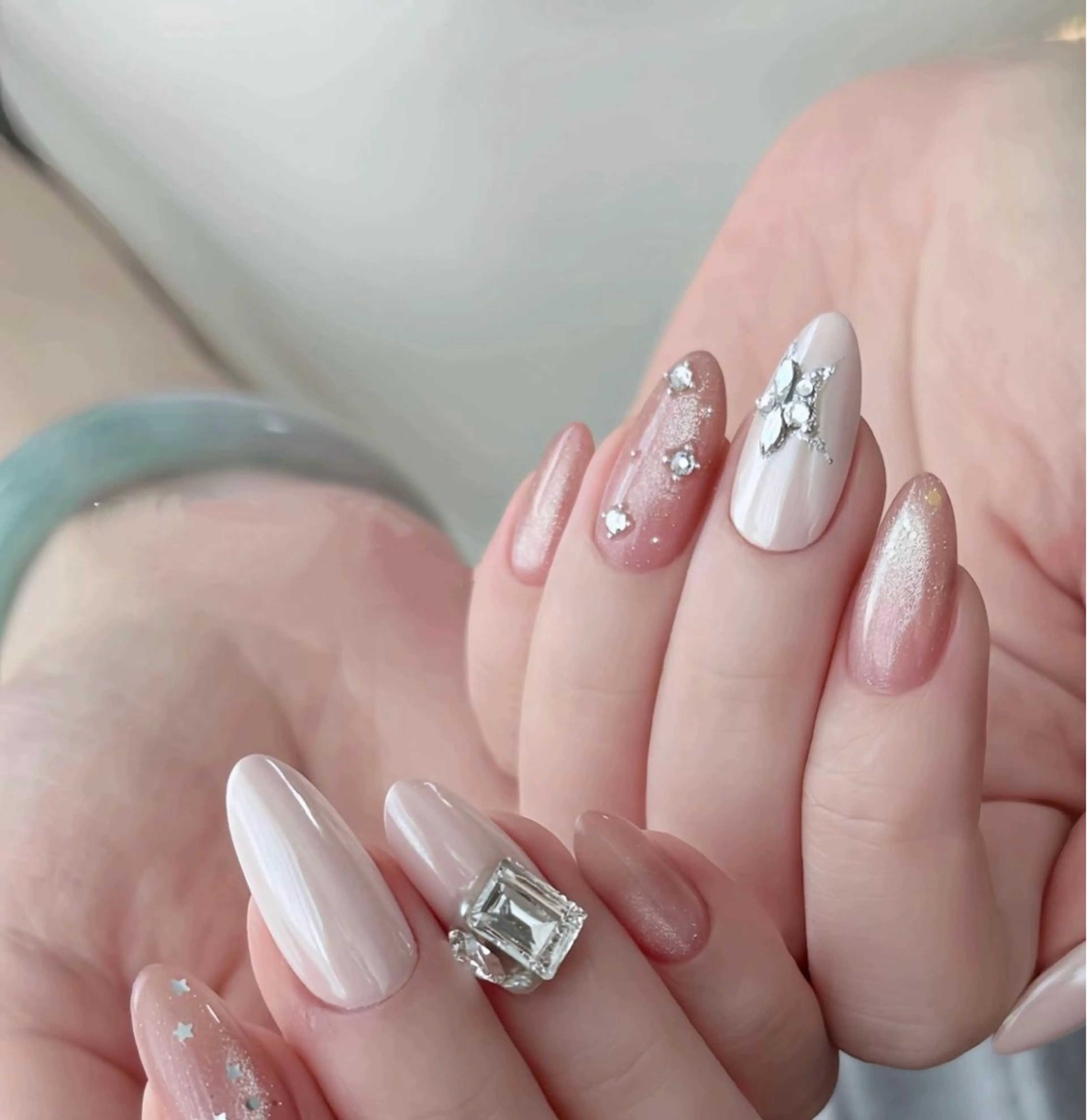 ネイル アートネイル オーロラネイル フレンチネイル ジェルネイル グラデーション ハンドネイル Ryunail所属・Ryu Nail Shinokuboのネイルデザイン