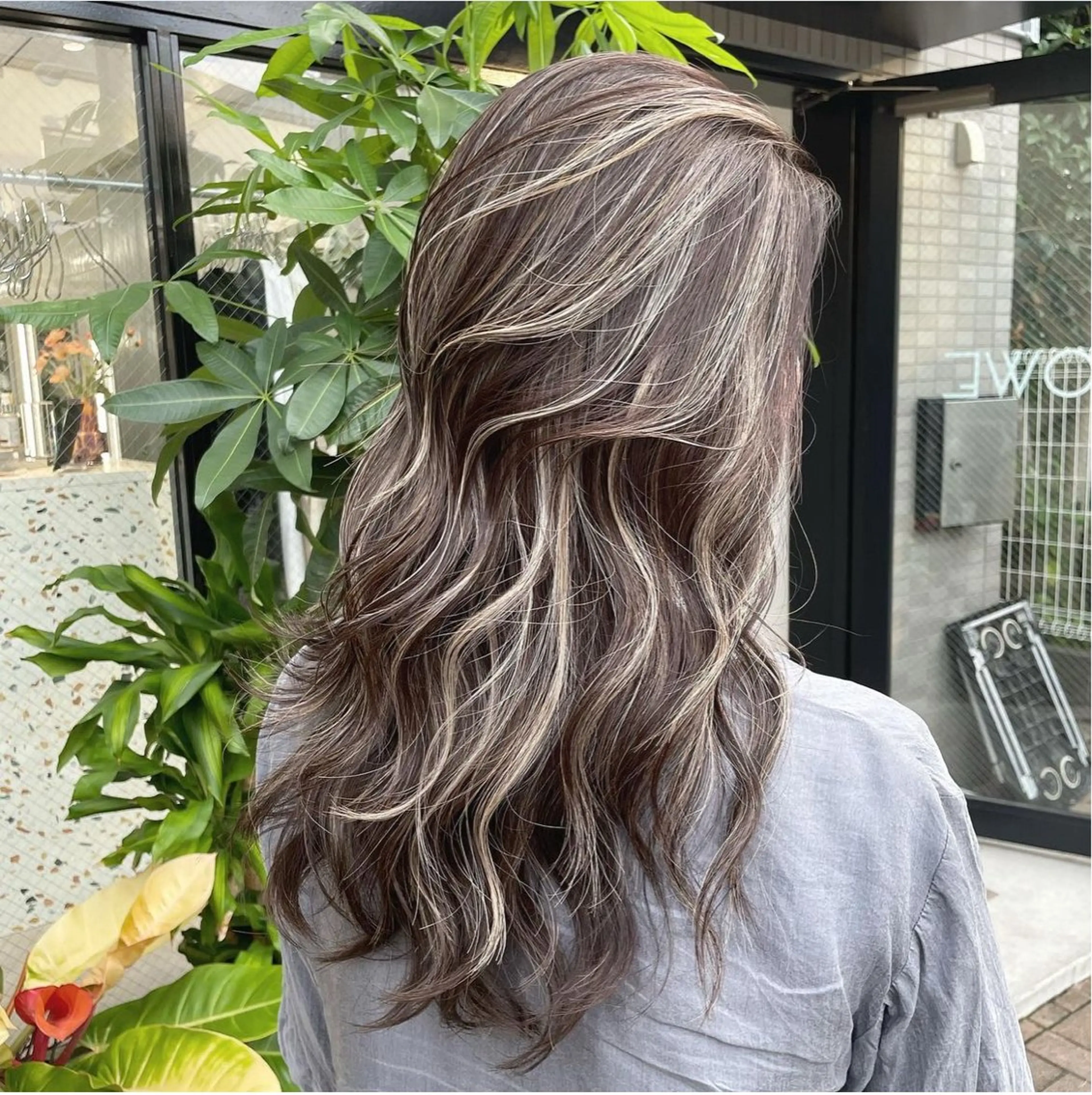 セミロング カラー ハイライトカラー ハイライト ヘアカラー ⚜️上品ハイライト ／表参道⚜️✨のヘアスタイル
