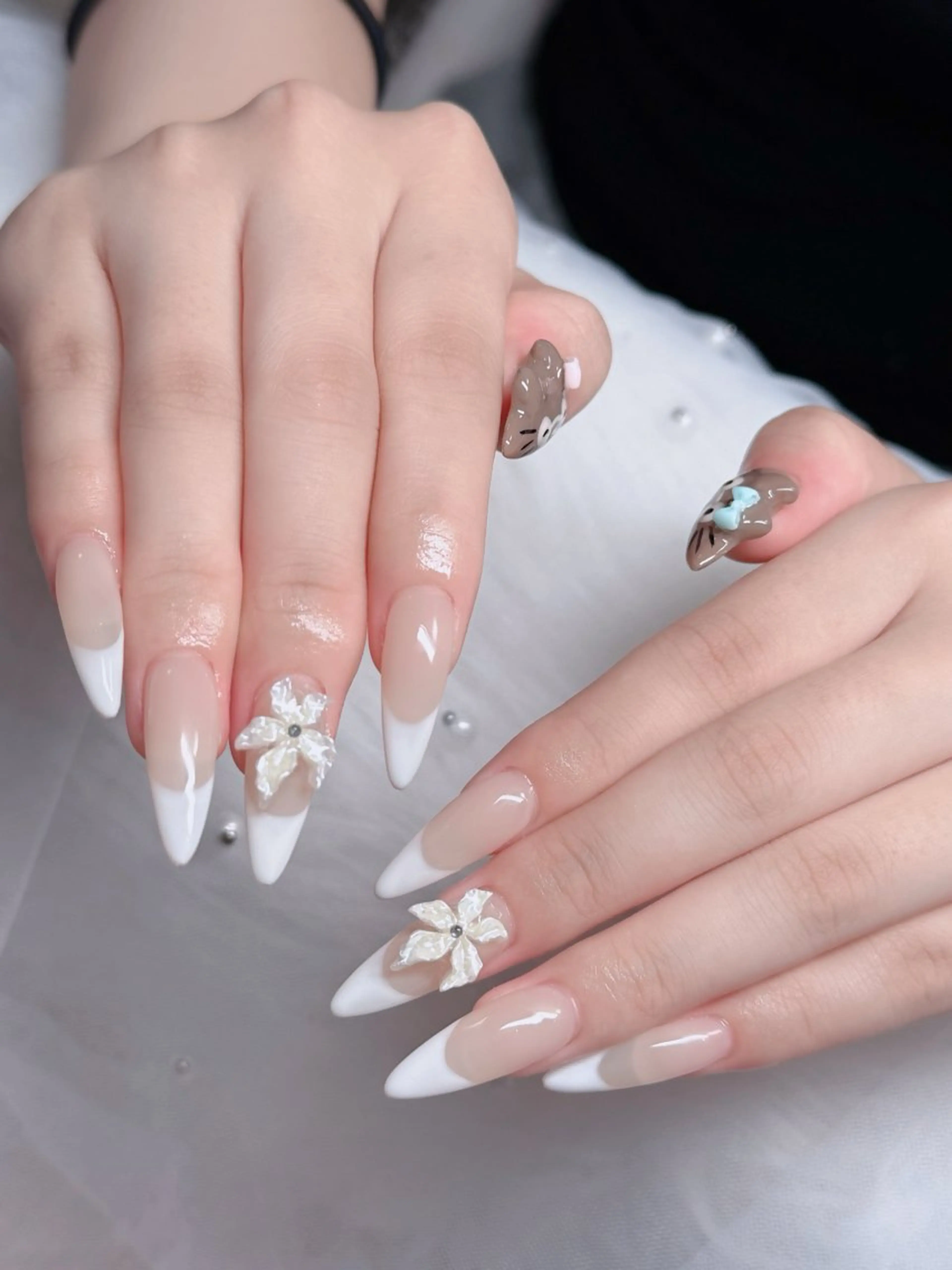 ネイル フレンチネイル ジェルネイル ガラスフレンチ ハロウィン ハート H.baby nail所属・H.baby Nail Salonのネイルデザイン