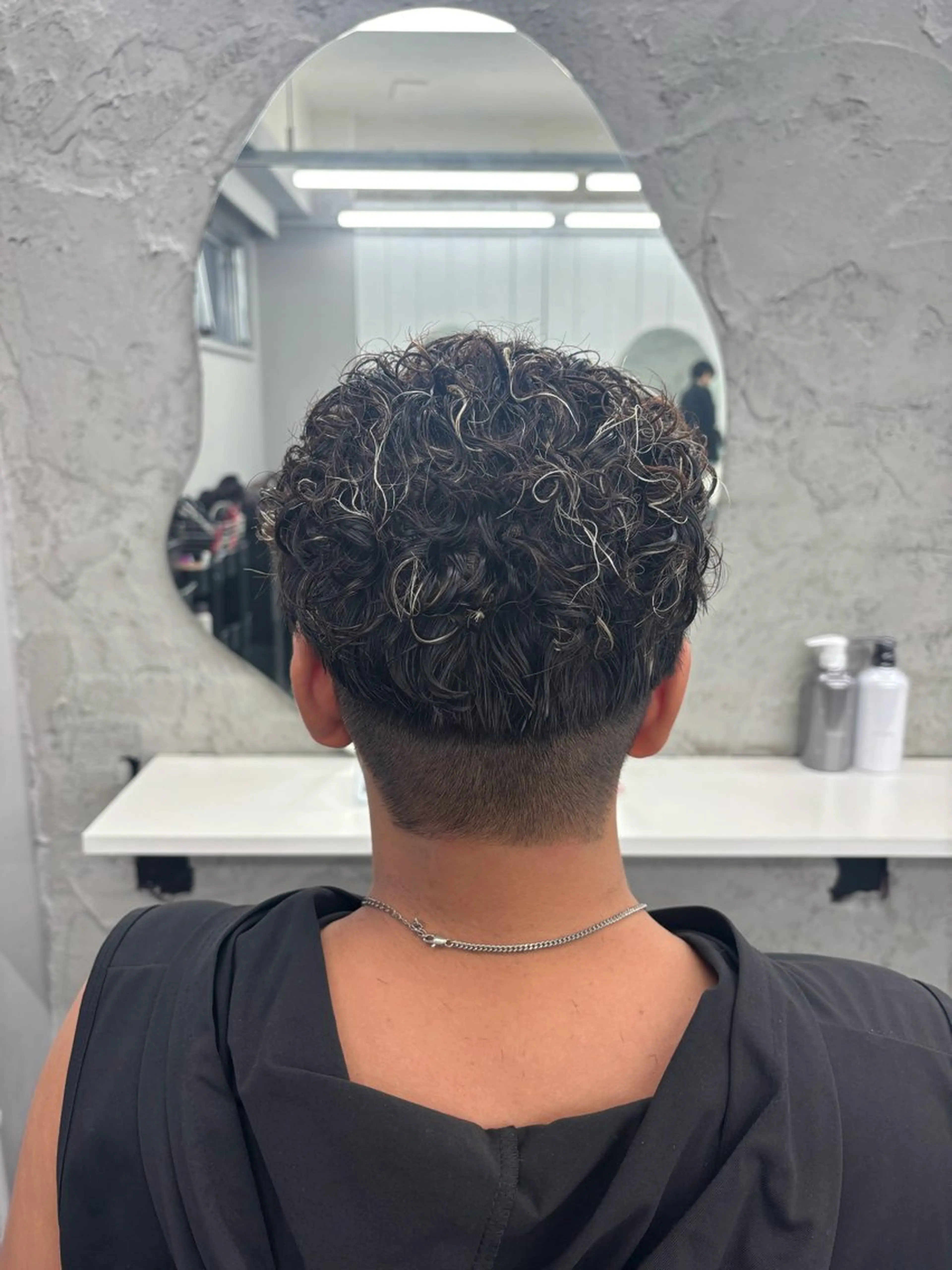 ショート パーマ カット 腰越 麻奈のヘアスタイル