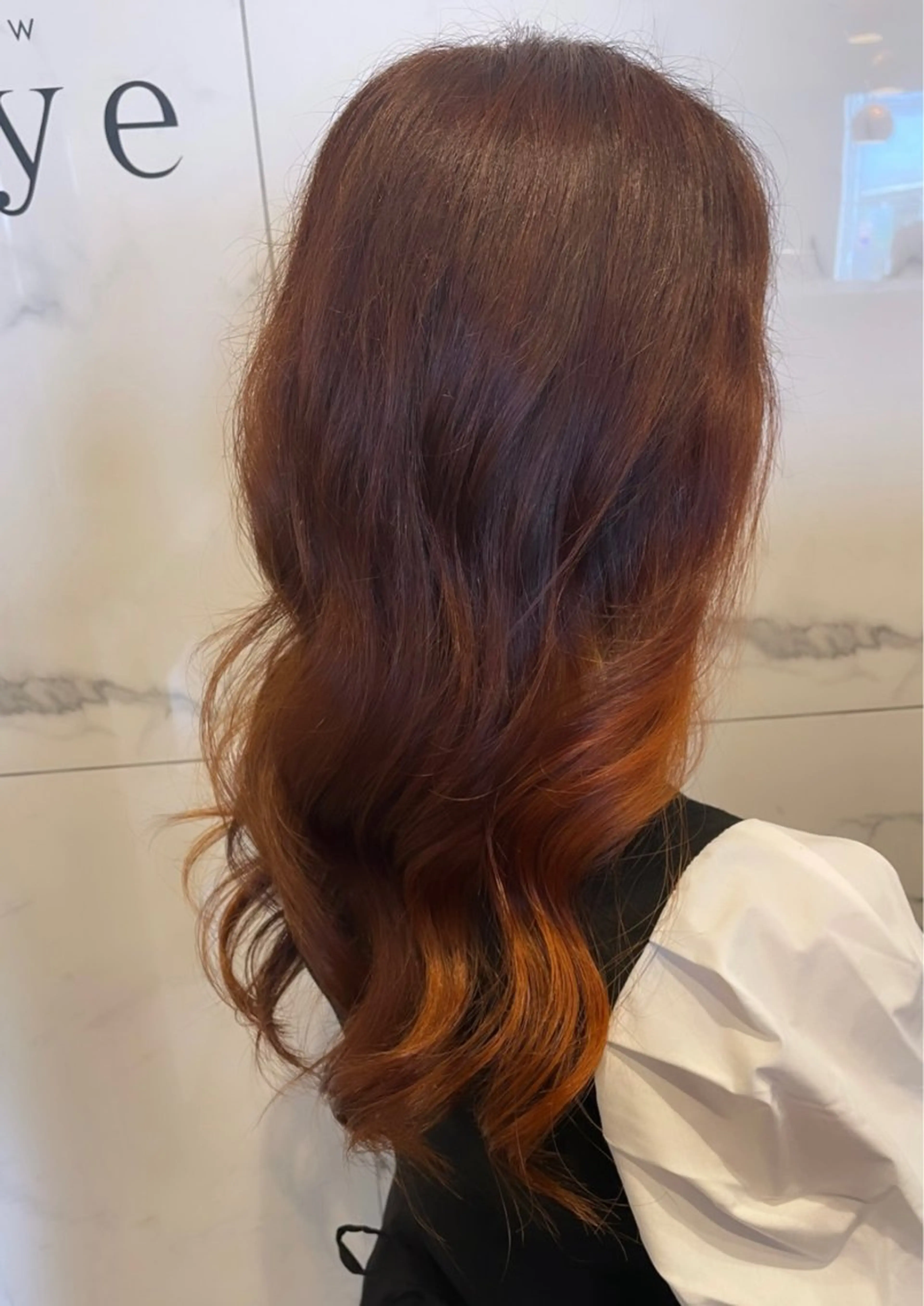 カラー 岡村 真子のヘアスタイル