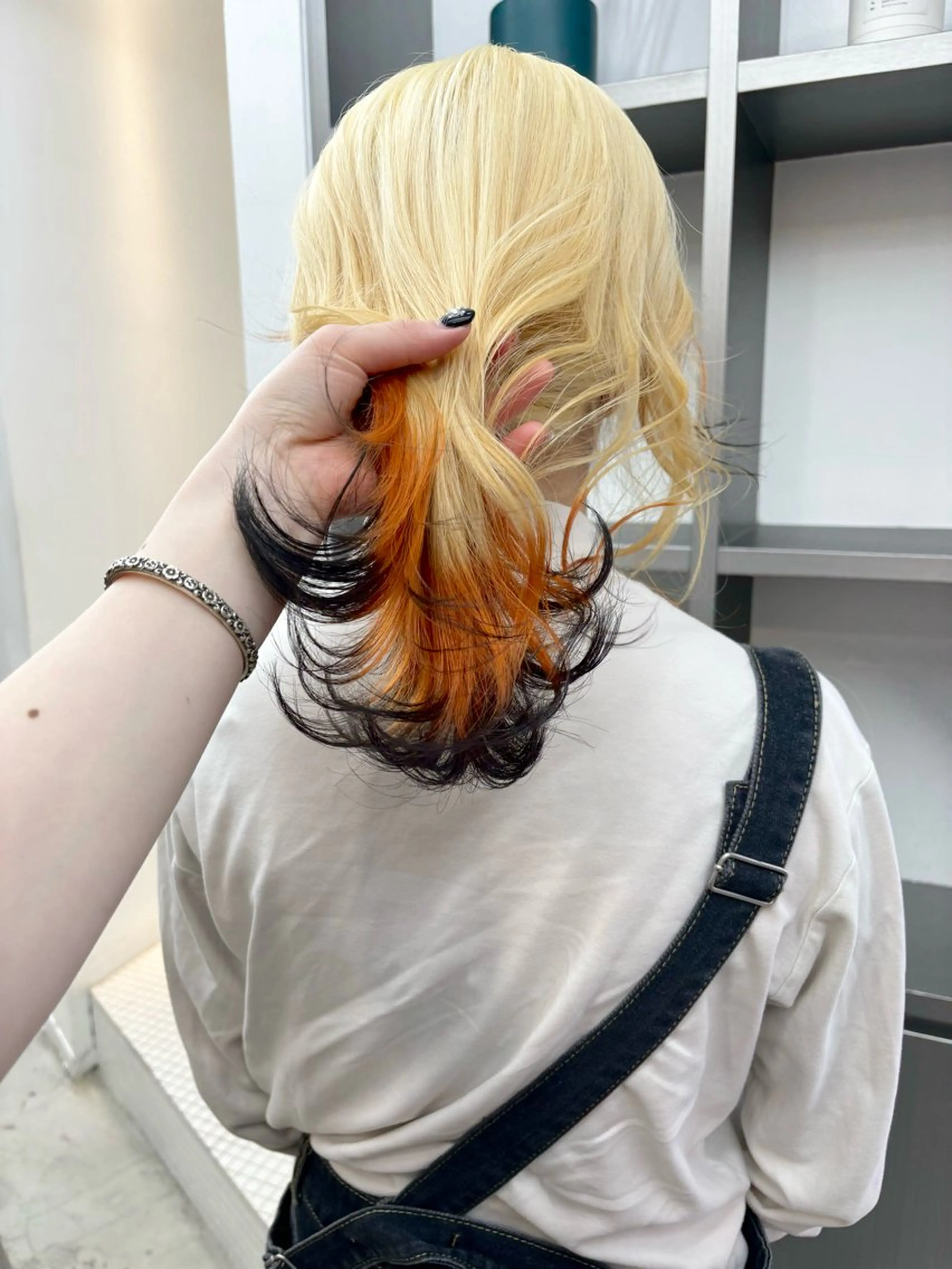 ミディアム カラー ヘアアレンジ 黒髪 狐カラー グラデーションカラー オレンジ カット ヘアカラー トリートメント 🎨ハイトーン/ 切りっぱなし みつきのヘアスタイル