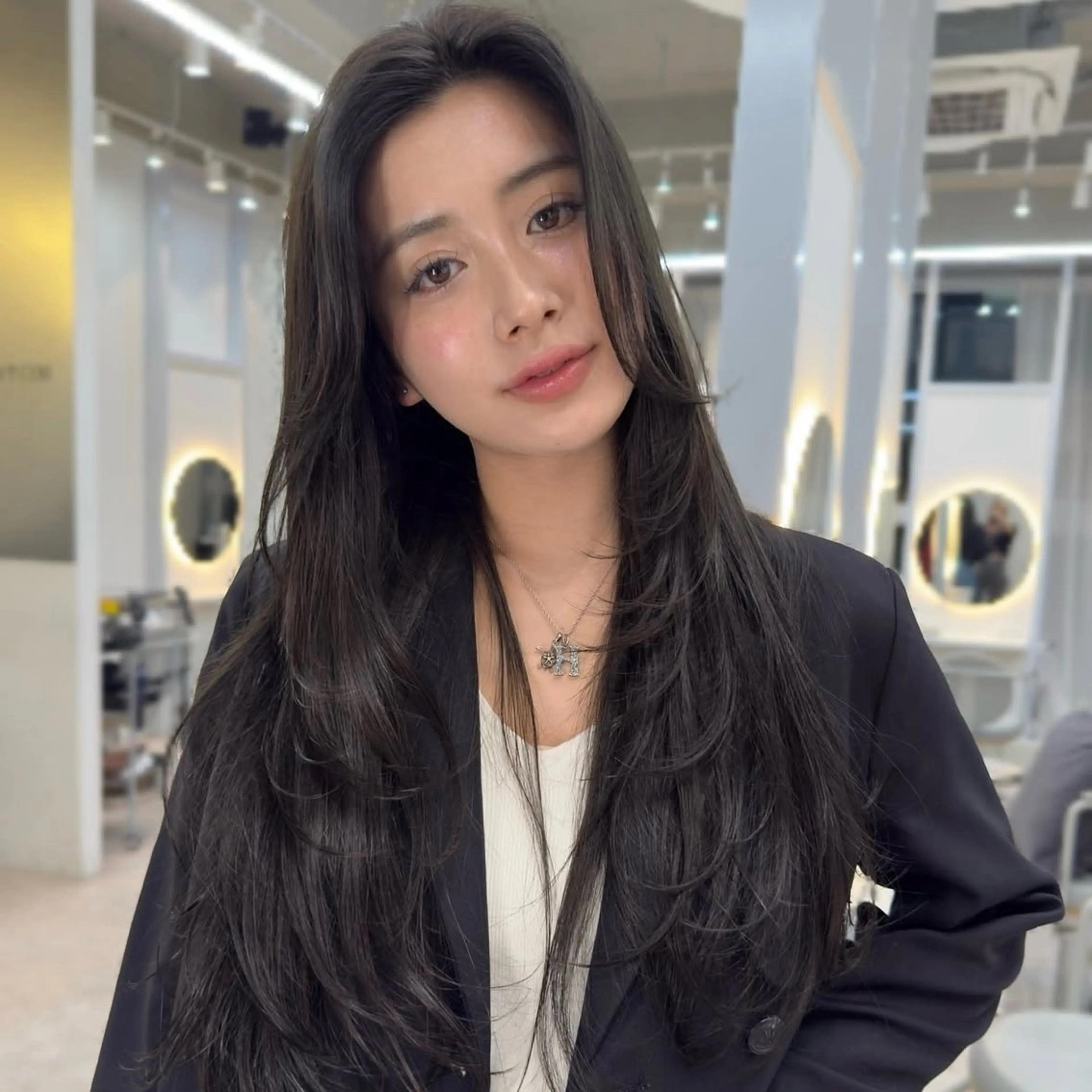 🌷レイヤーカット+髪質改善トリートメント🌷の写真