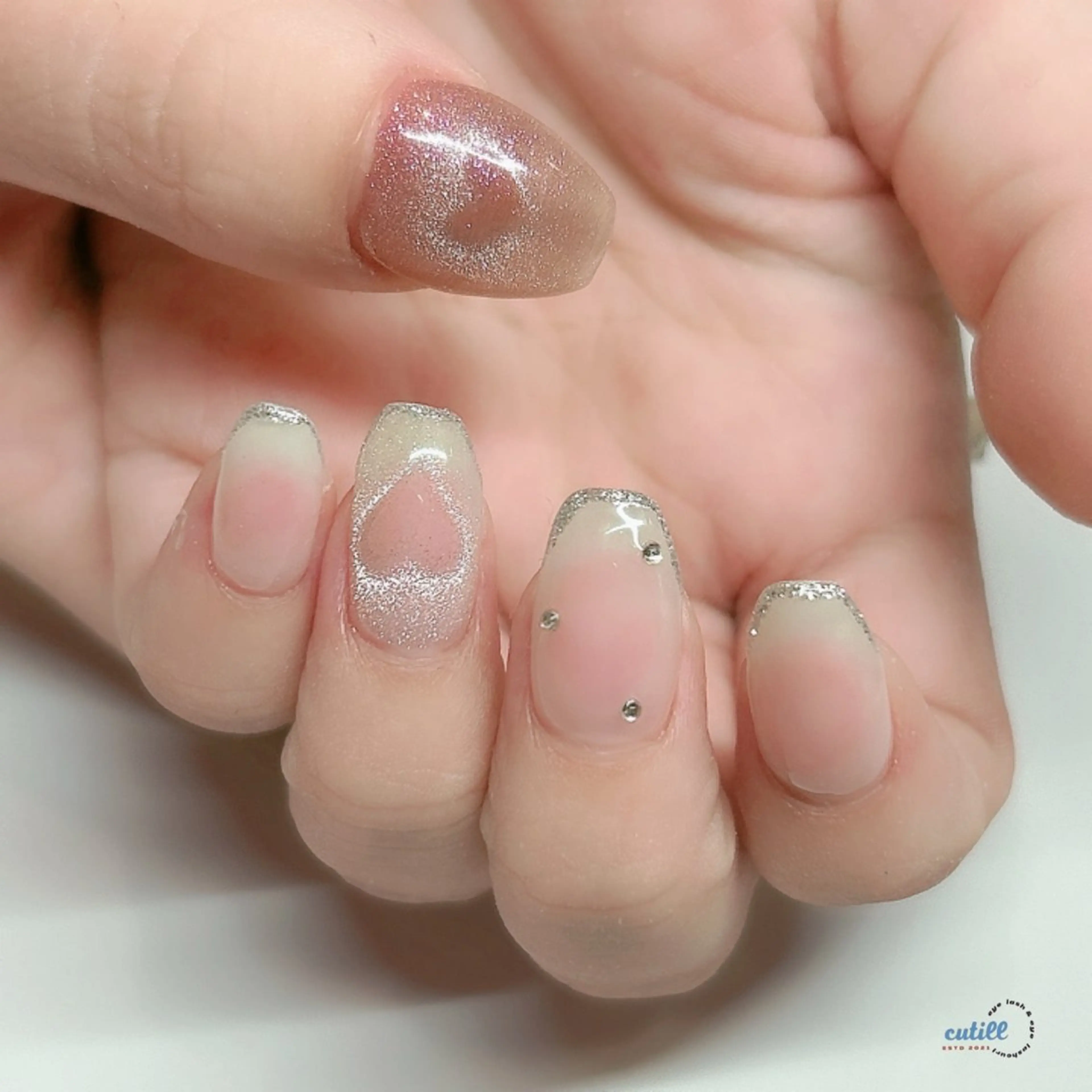 ミディアム Erina Sのネイルデザイン