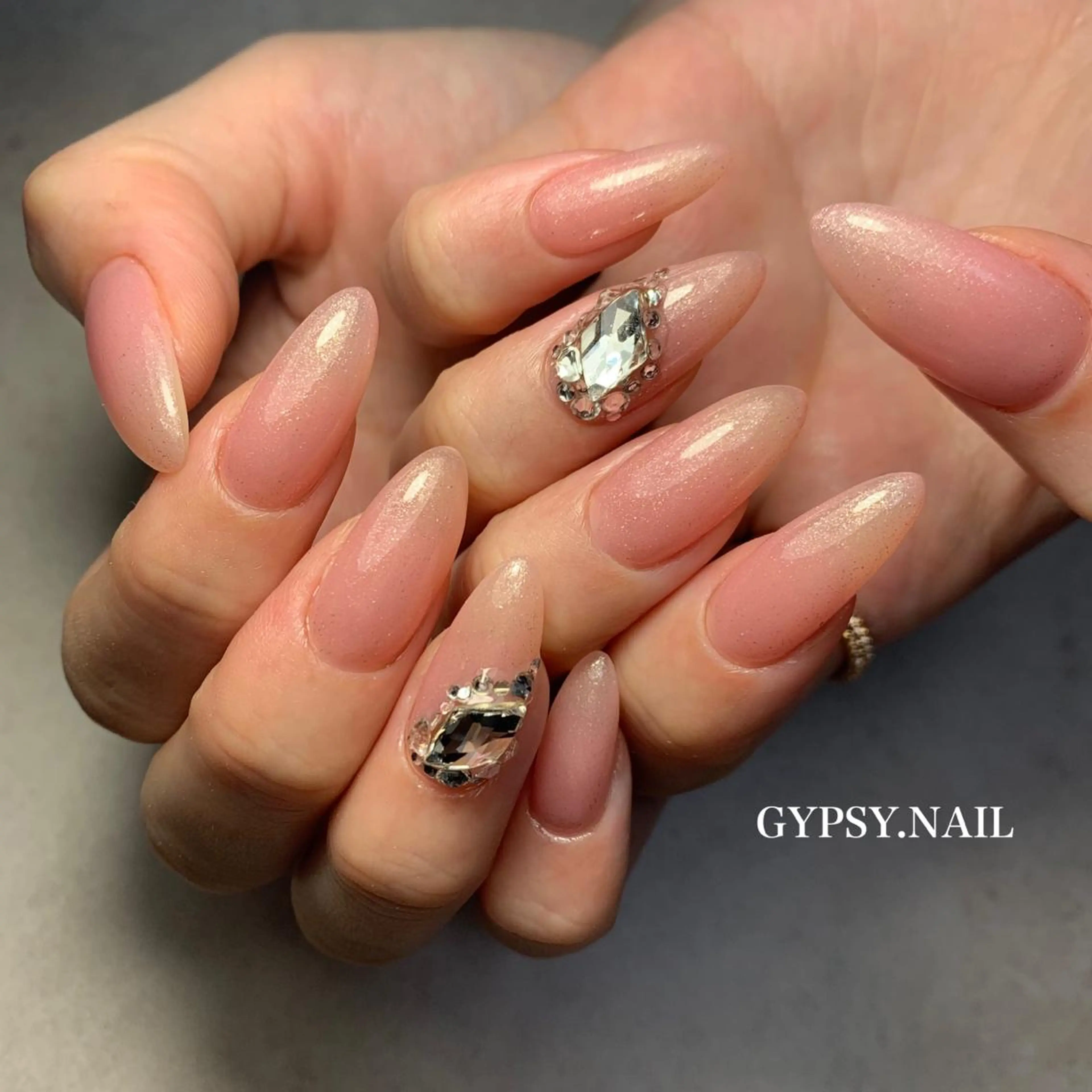 ネイル GYPSY.NAIL所属・GYPSY.NAIL akariのネイルデザイン
