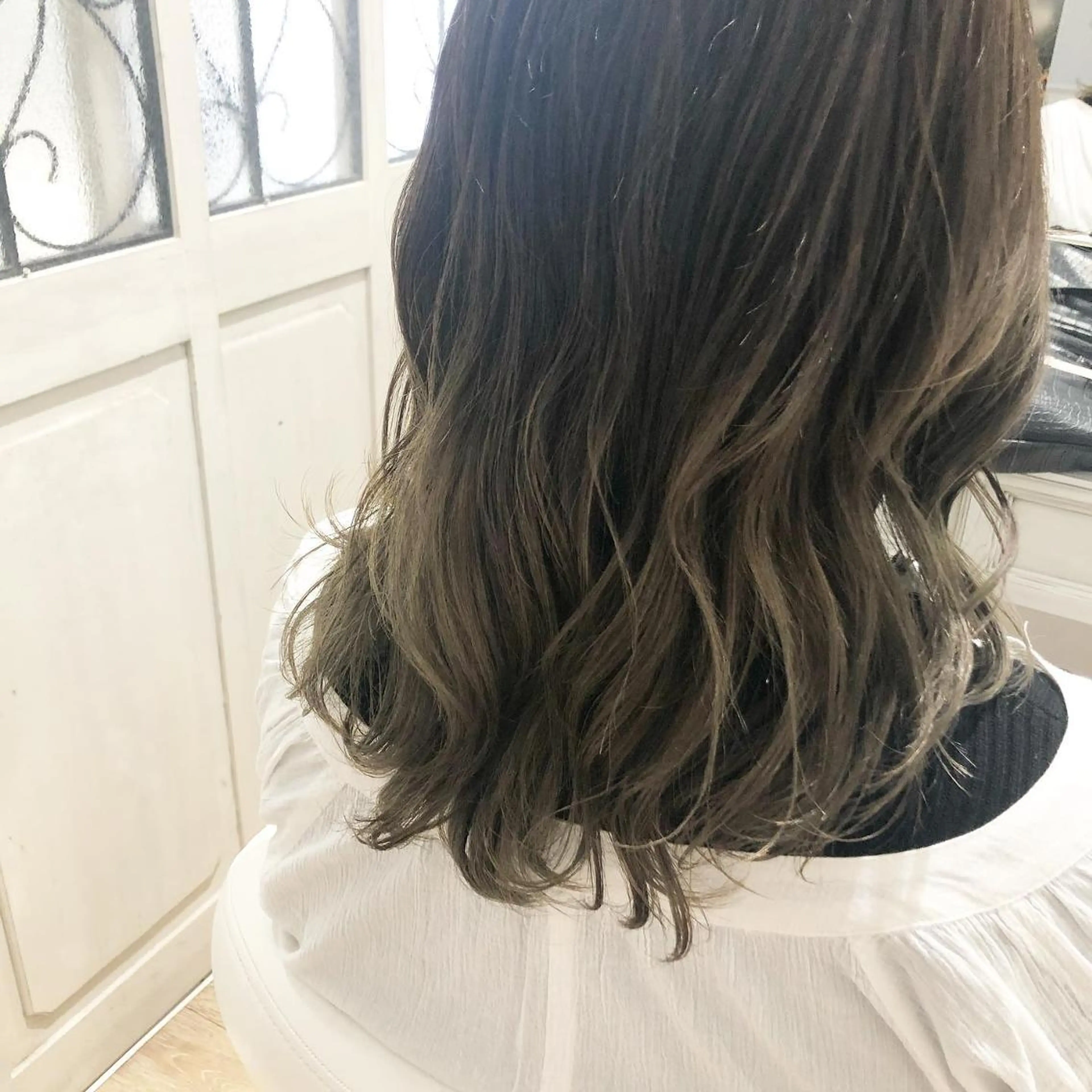 セミロング カラー ヘアアレンジ バレイヤージュ ベージュカラー ブリーチ グラデーションカラー レイヤーカット ✨🌿大人可愛い愛さ れhair🌿✨松本のヘアスタイル