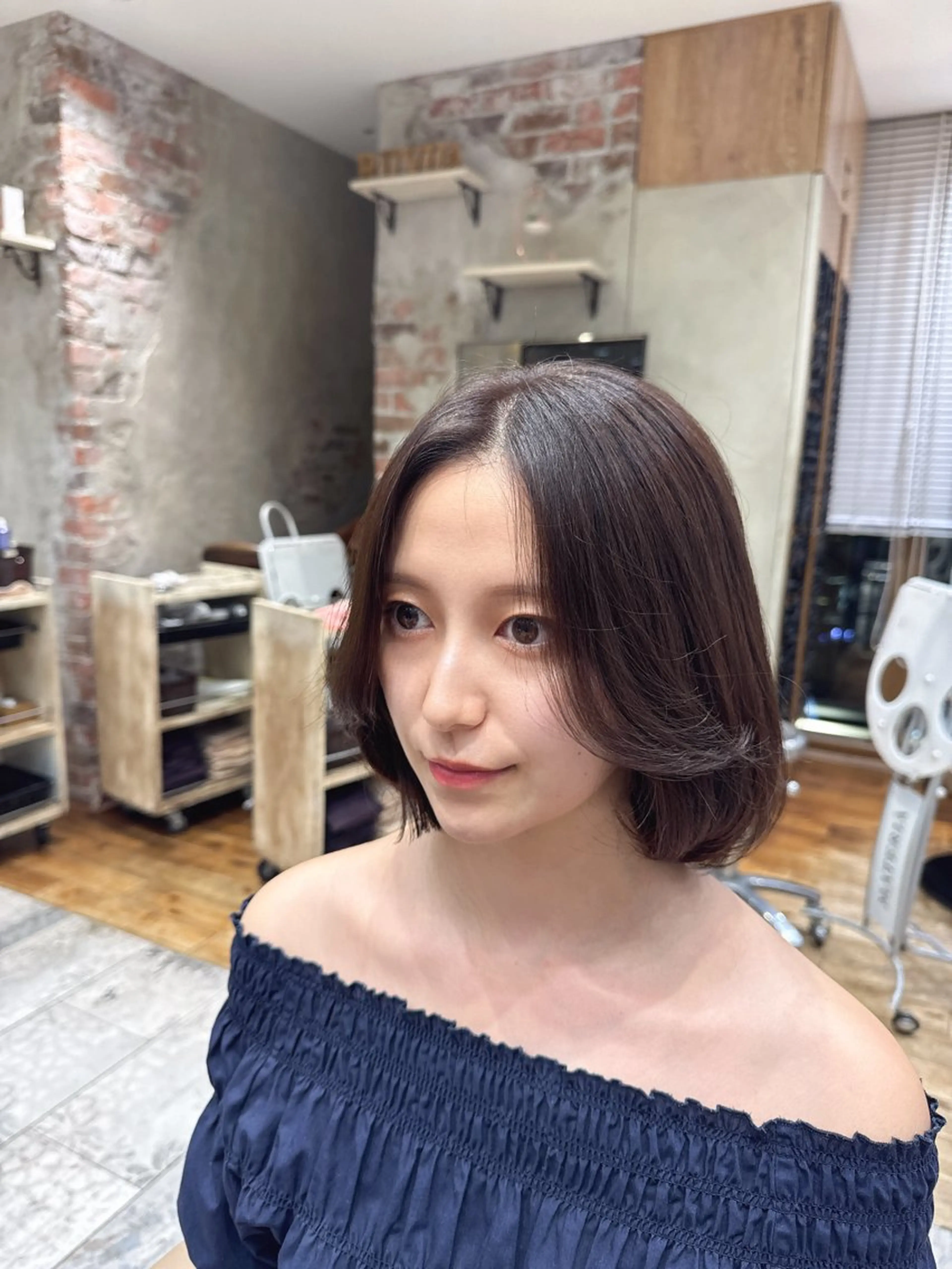 ミディアム カット 新宿/レイヤー 顔周りカット溝手優太のヘアスタイル