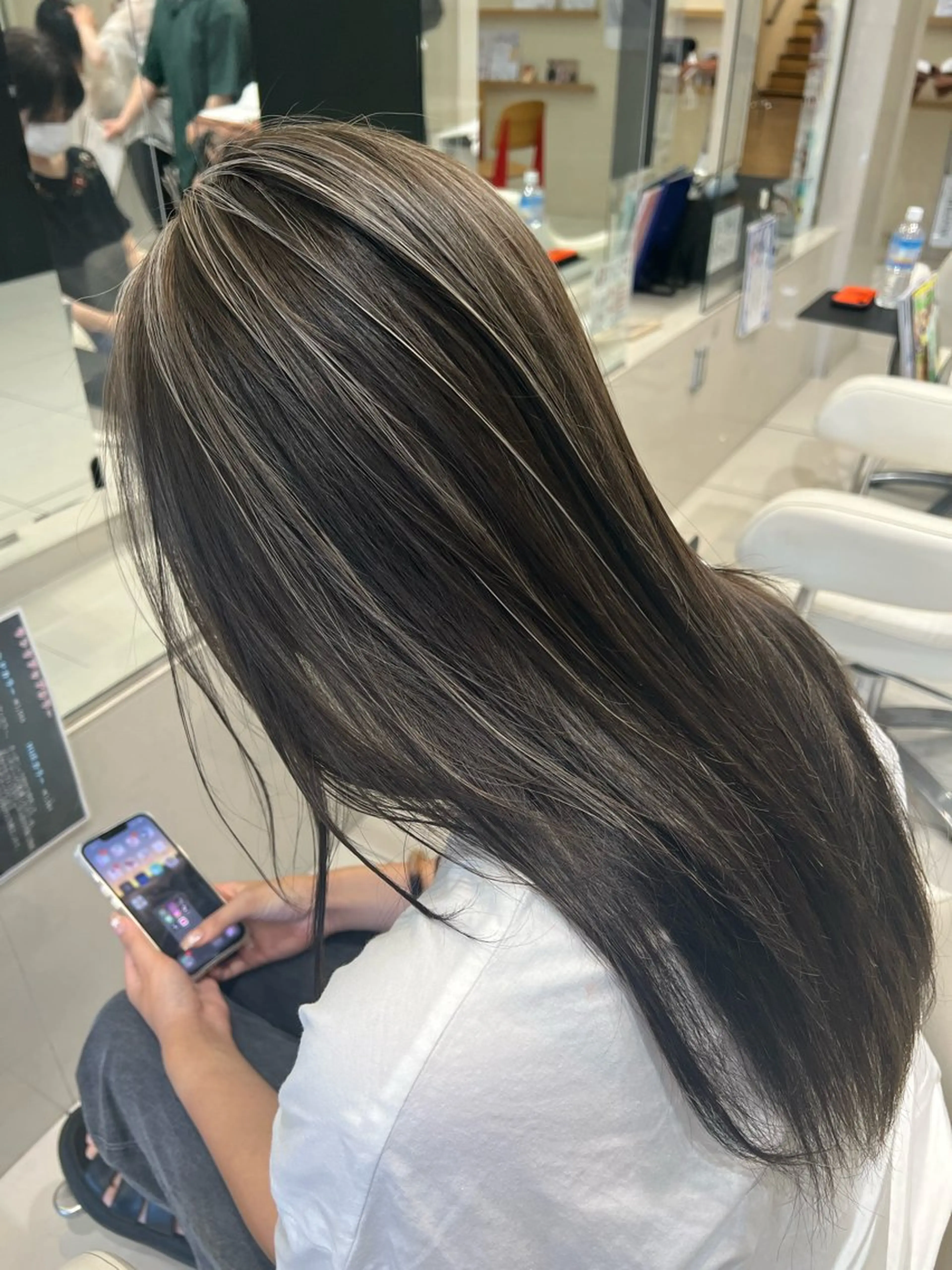 ロング ハイライト 髪質改善 ヘアカラー AVANCE 深井店所属・👑顔周り韓国風 レイヤーSHUTOのヘアスタイル