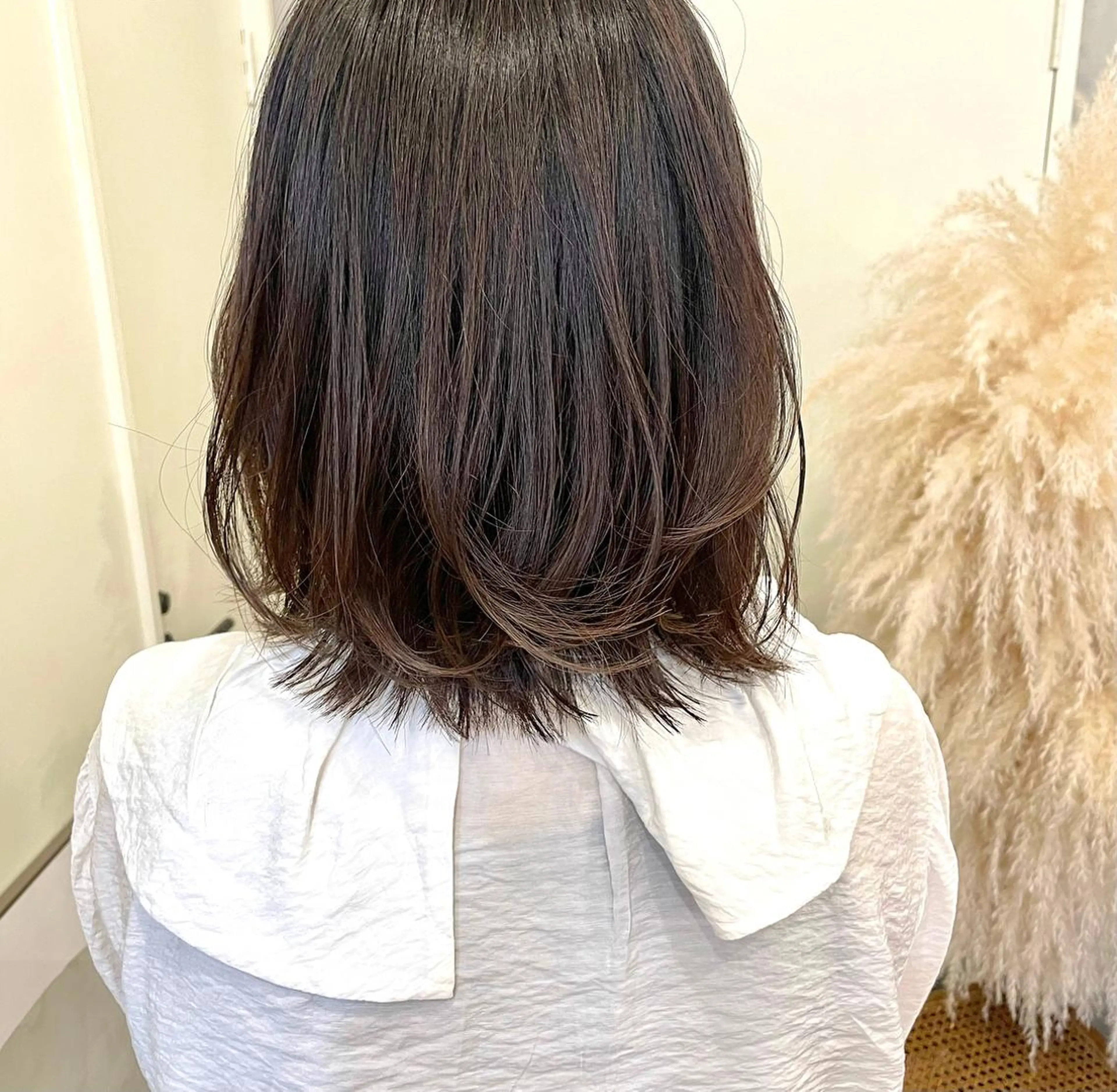 ミディアム カラー 外ハネヘア カット ヘアカラー Anytime所属・はるか 💐 お悩み改善美容師のヘアスタイル