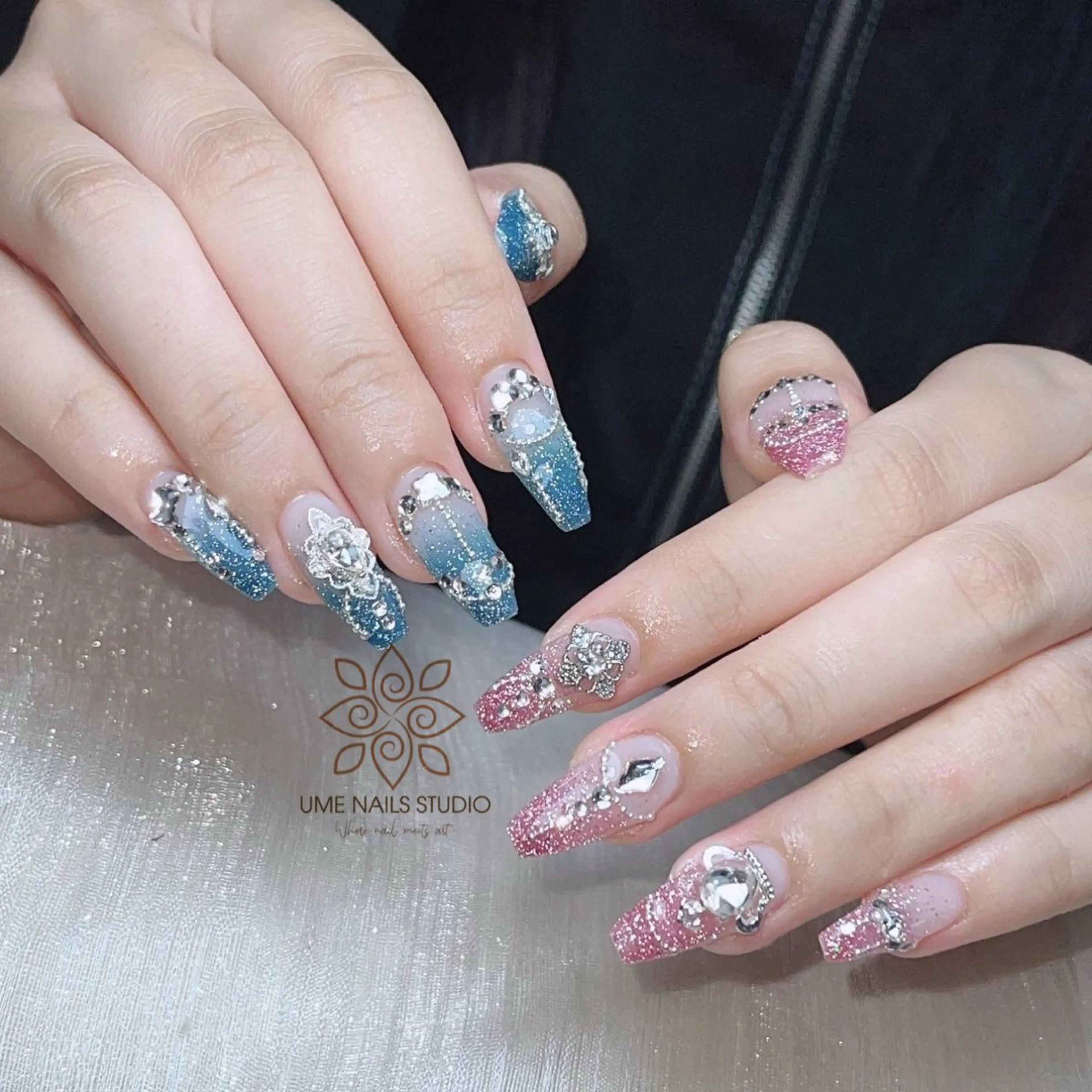 ネイル チークネイル クリアネイル ガーリー キラキラネイル 韓国ネイル ハンドネイル Ume Nail Studioのネイルデザイン