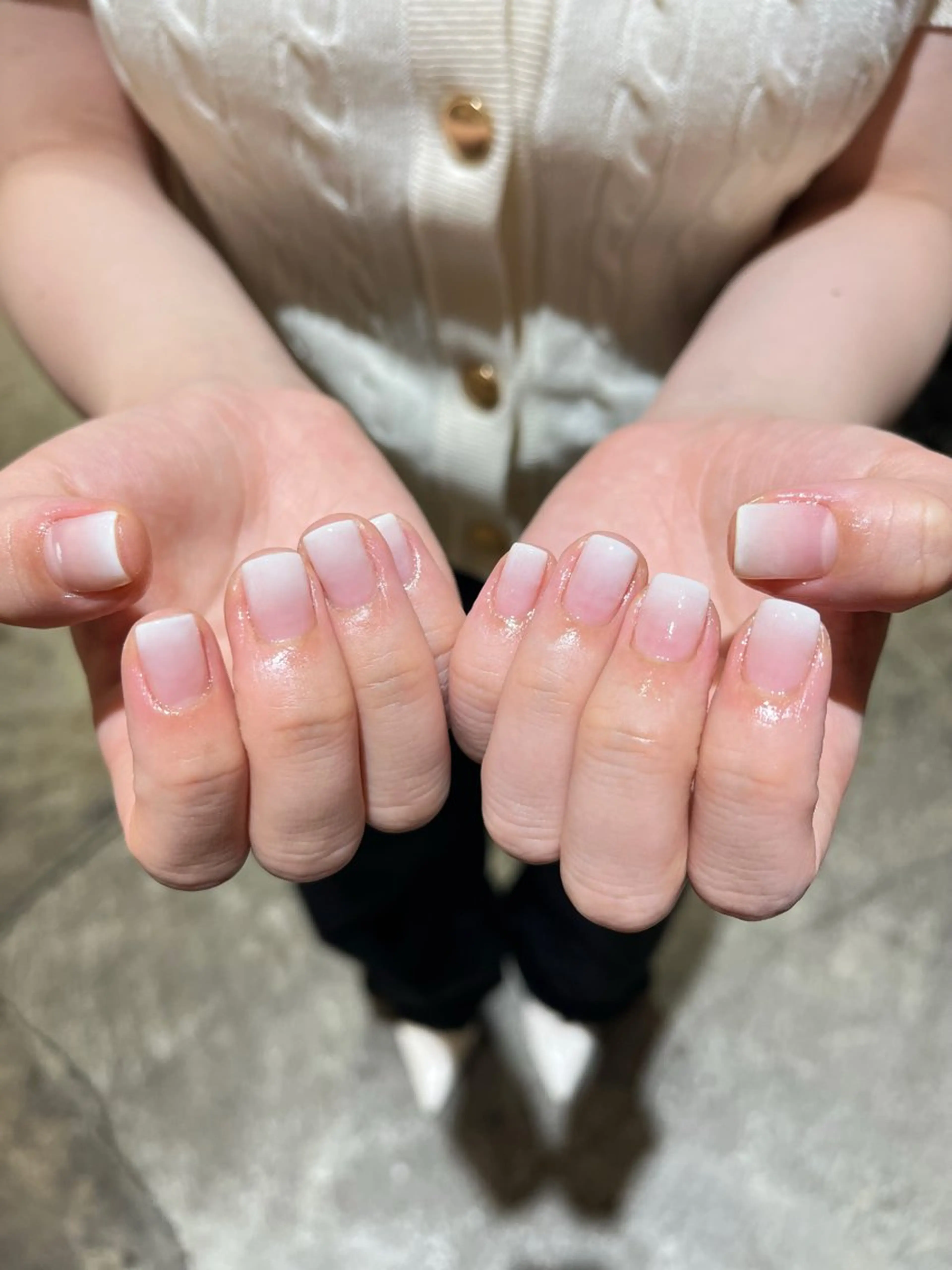 ネイル グラデーション ホワイト NORA南青山/ kanohaのネイルデザイン