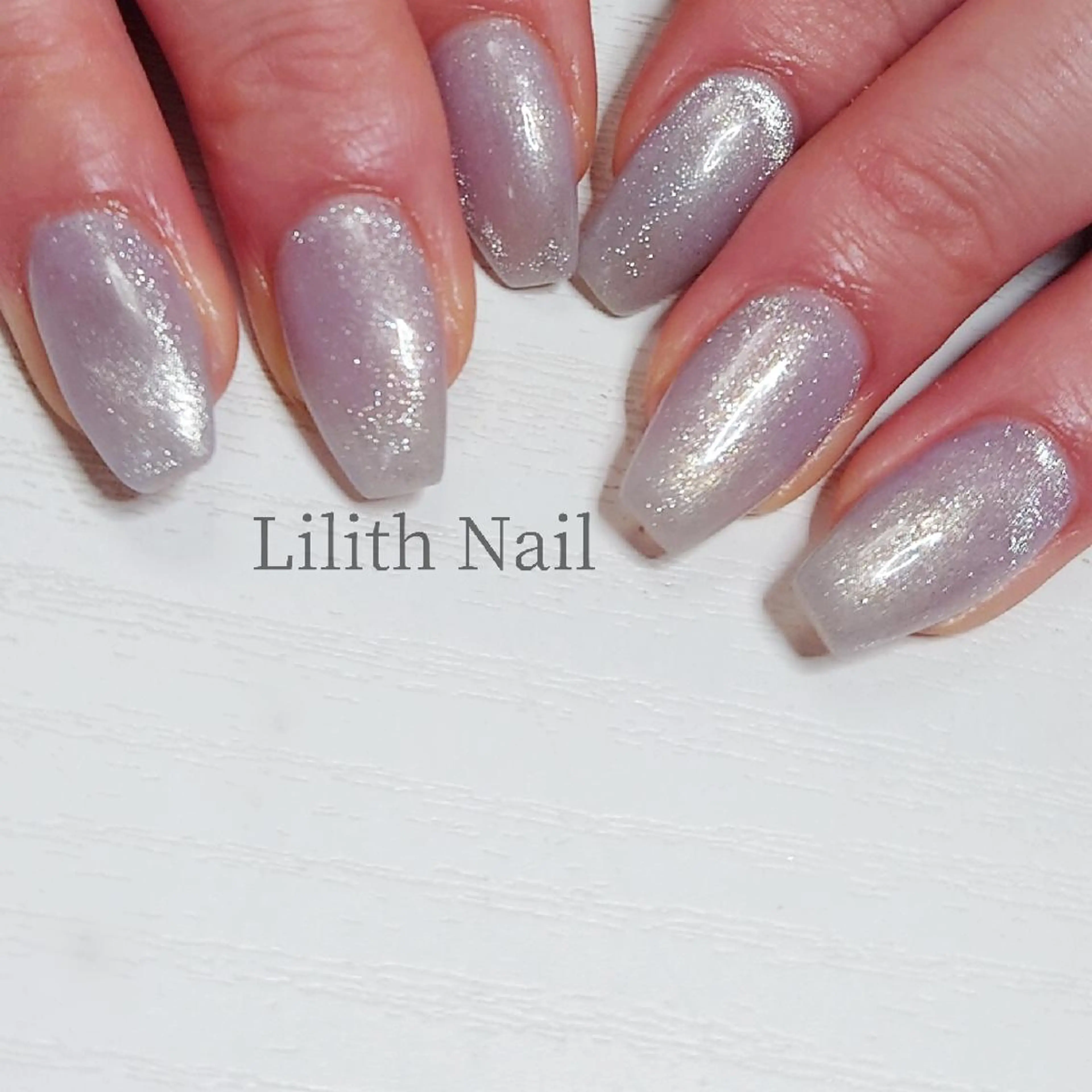 ネイル ブルー キラキラネイル 水色 マグネットネイル ワンカラーネイル ハンドネイル Lilith Nailのネイルデザイン