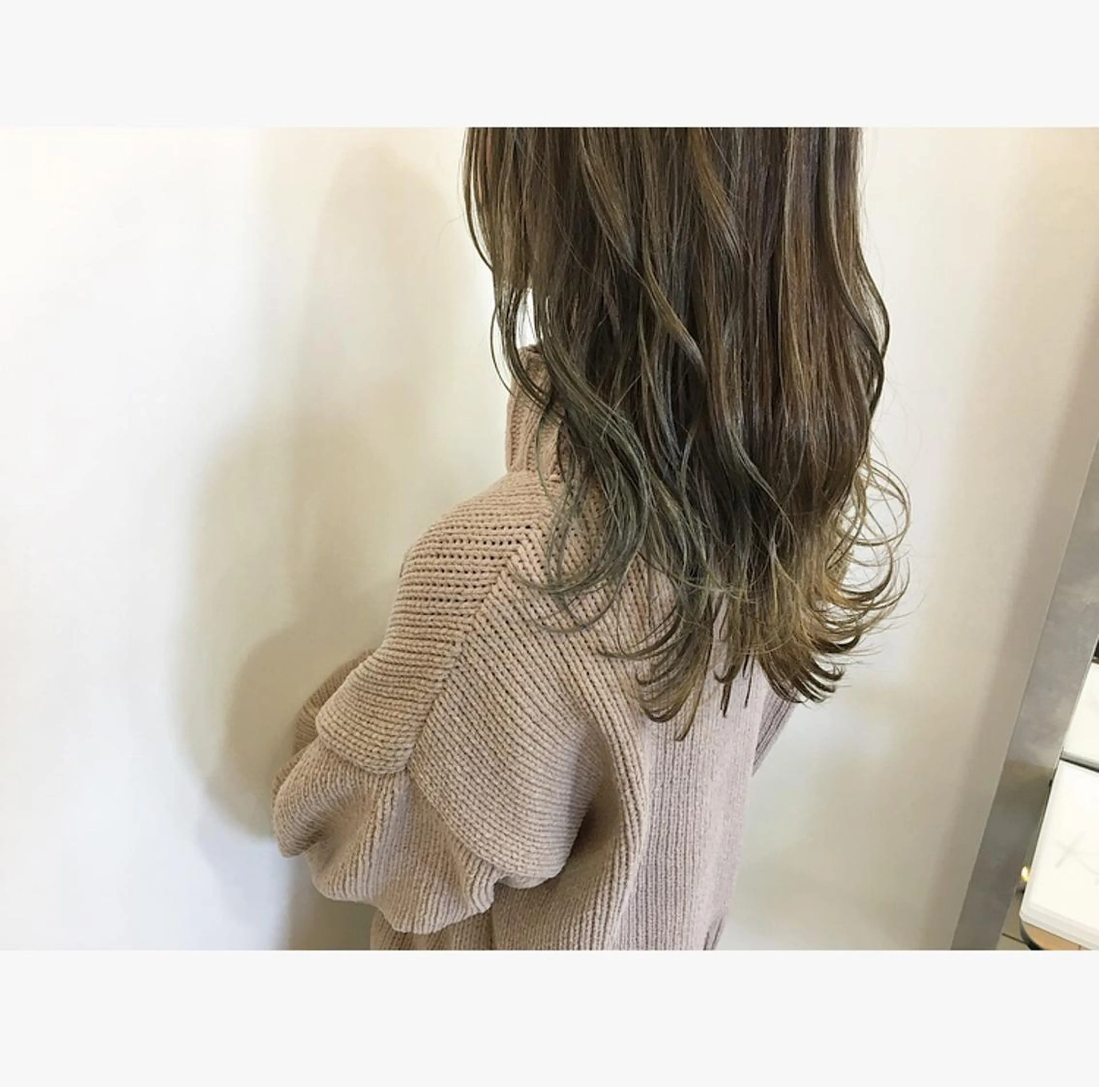 セミロング カラー ハイライトカラー 外国人風カラー ハイライト カット ヘアカラー トリートメント 鈴木 翔梧のヘアスタイル