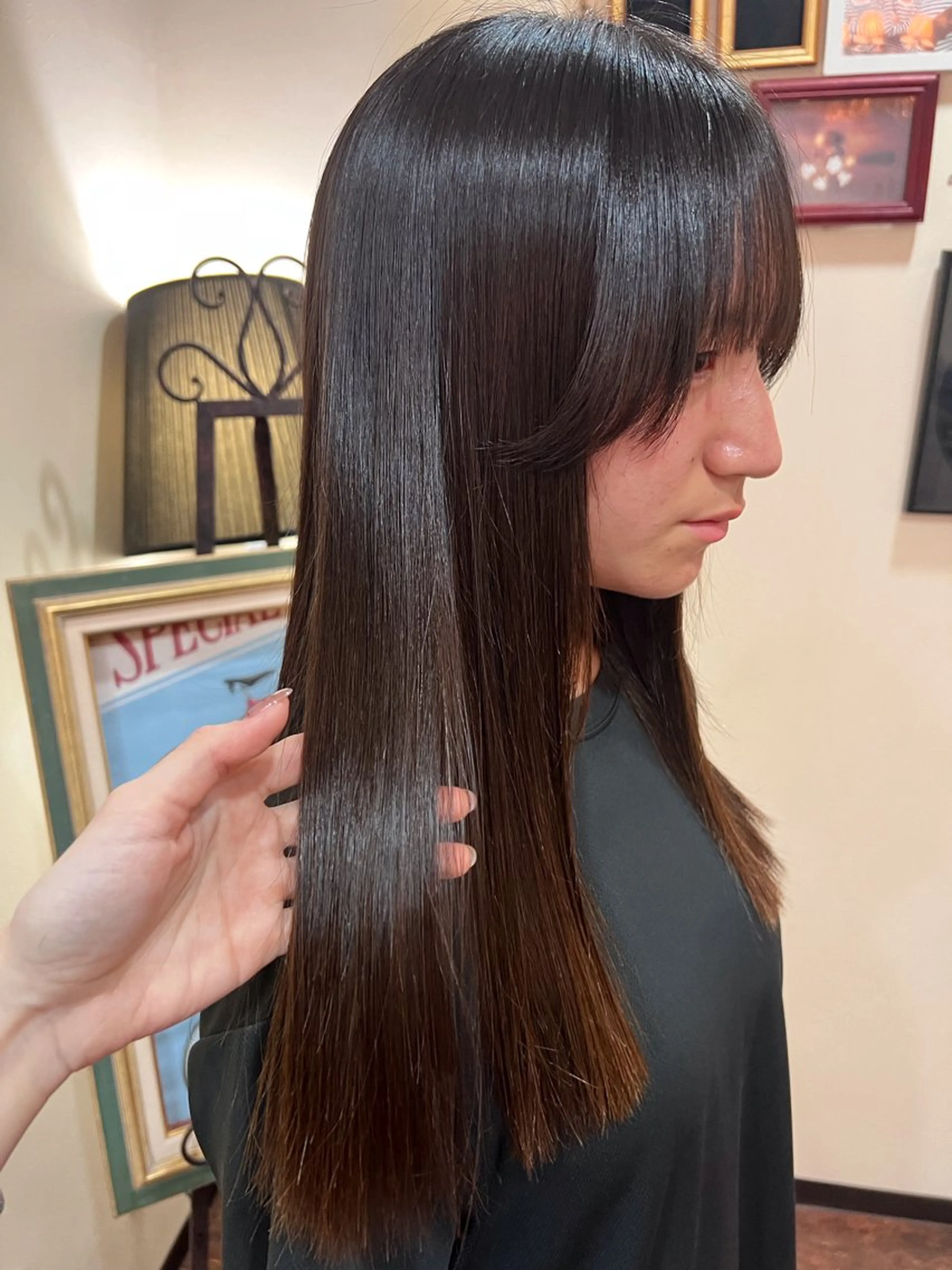 ロング カット 縮毛矯正 hair&space velon所属・推しカラー🫧 サーシャのヘアスタイル