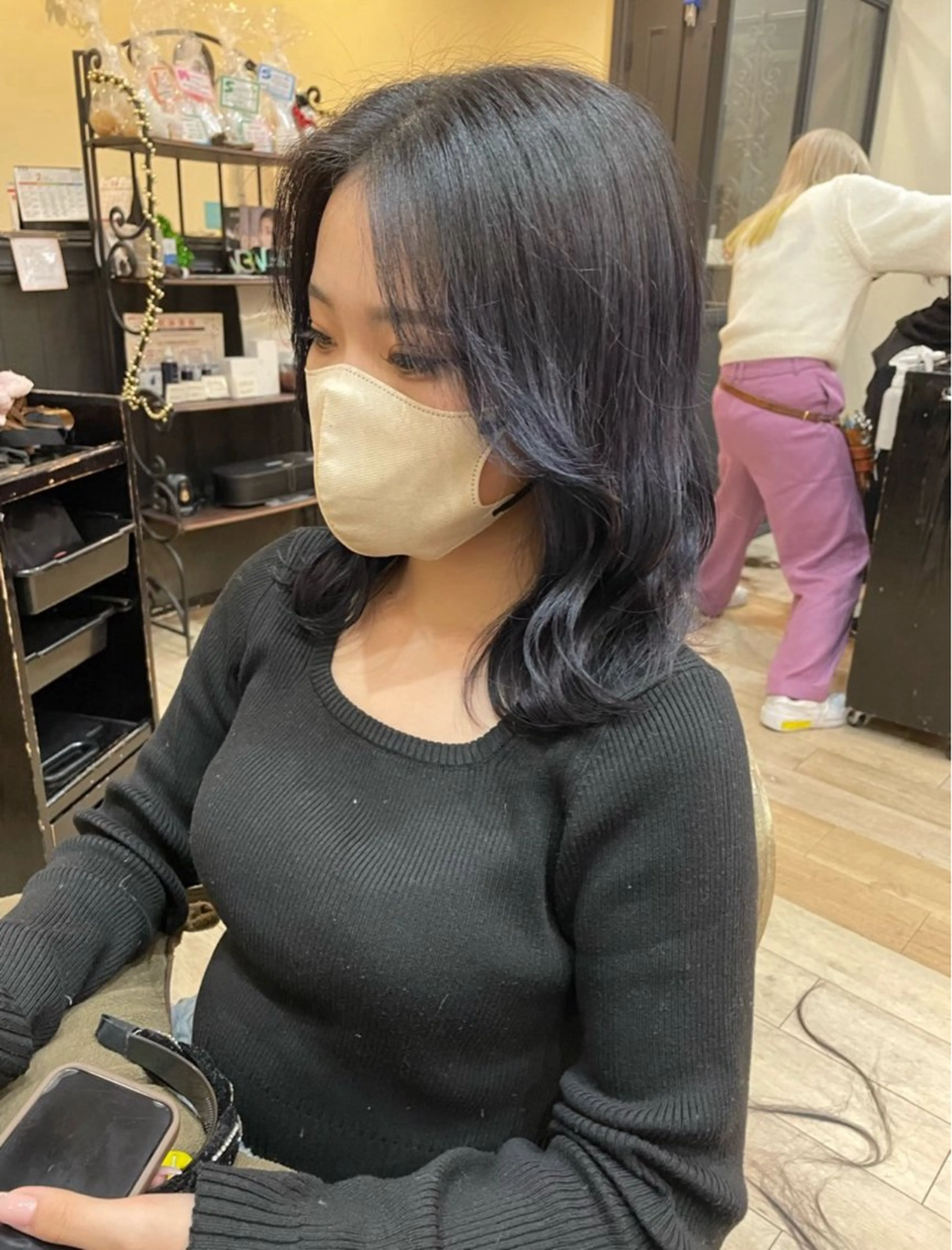 ショート カラー 黒髪 ブルーカラー ブルーブラック 透明感カラー 松尾 遥花のヘアスタイル