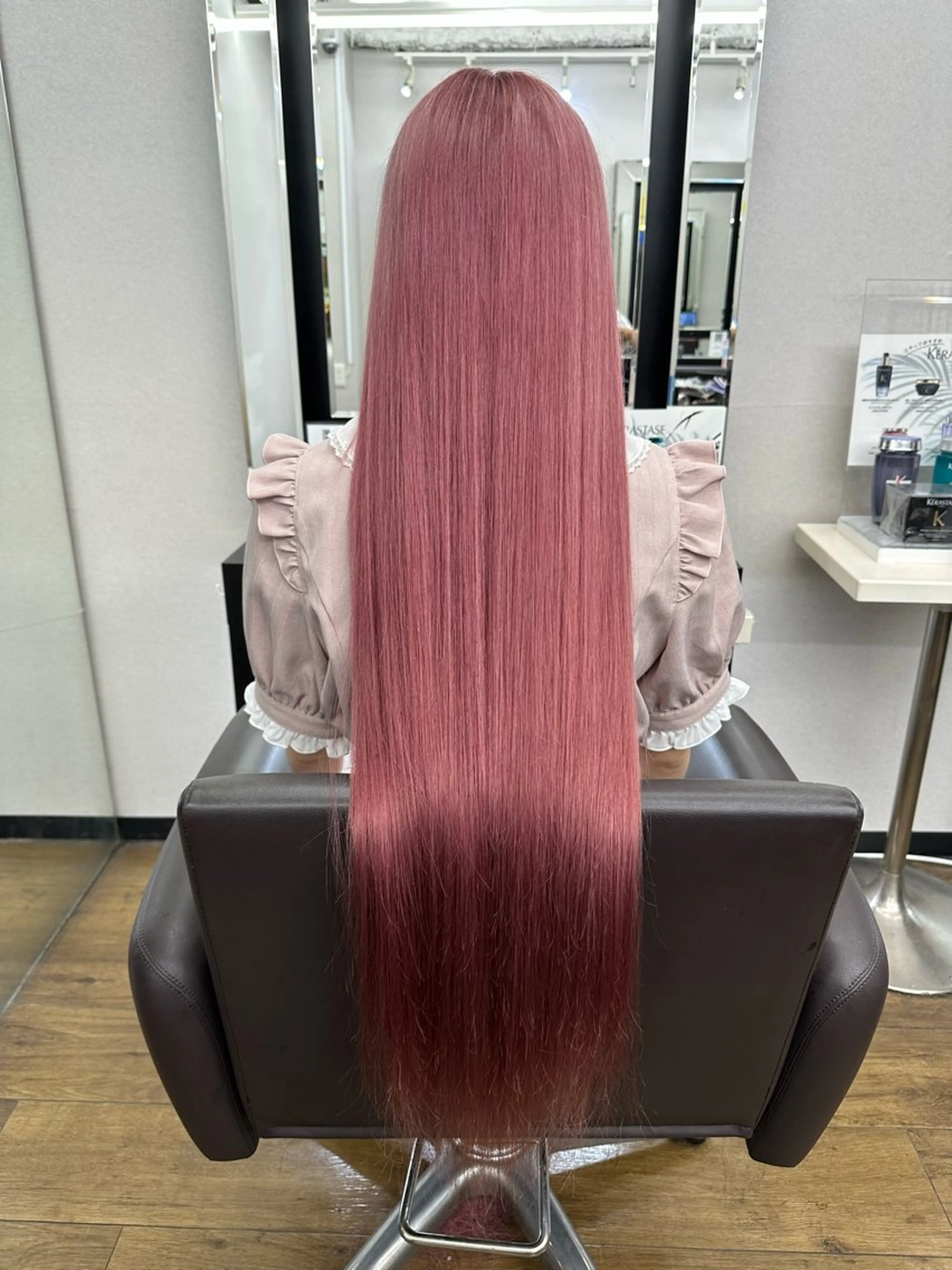 ロング エクステ 奥本 侑 ハイトーン、髪質改善のヘアスタイル