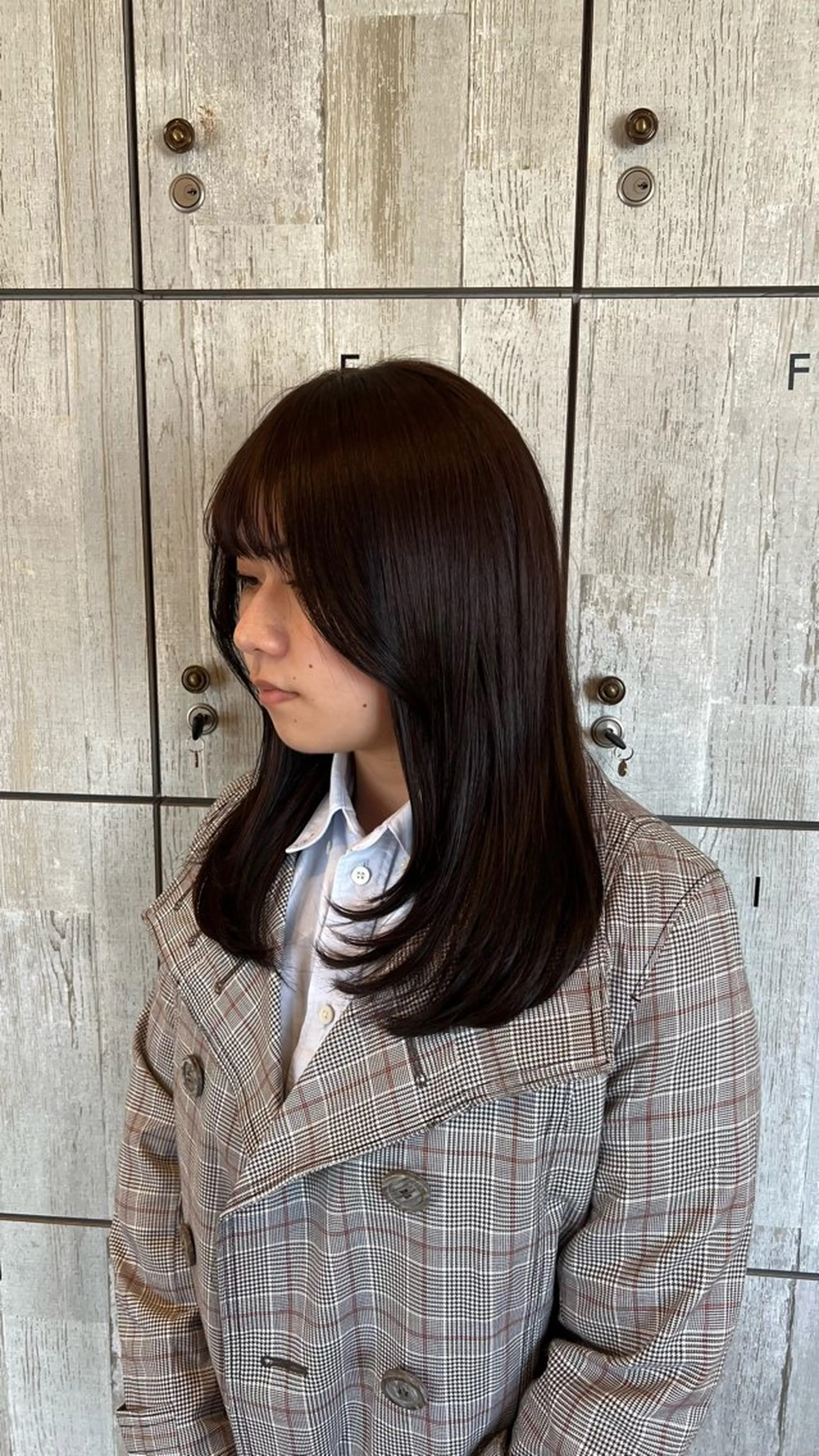 セミロング カラー ☘️折戸結菜☘️ ハイトーンカラーのヘアスタイル