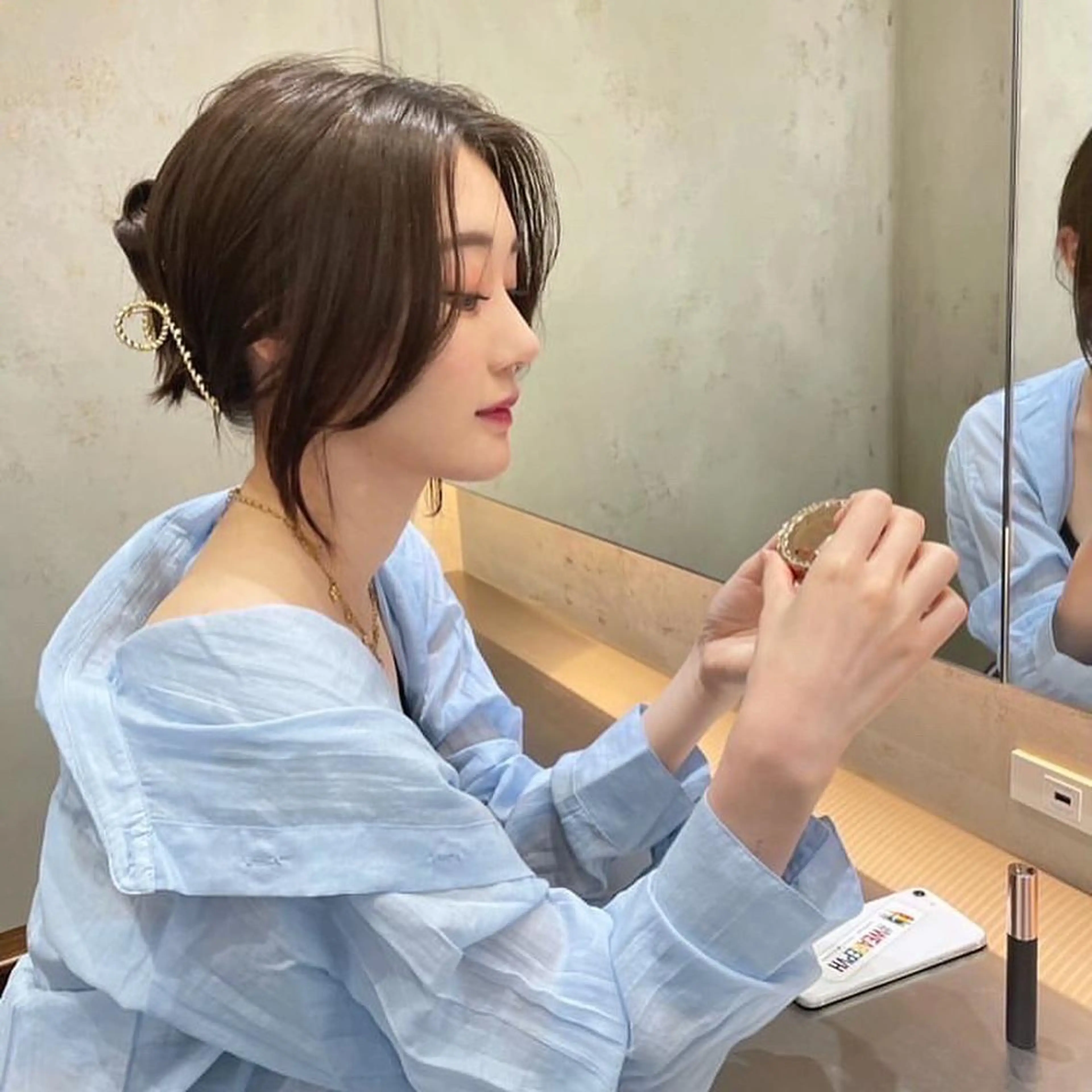 ミディアム カット ヘアカラー トリートメント 山本翔一郎 韓国顔周りレイヤーのヘアスタイル