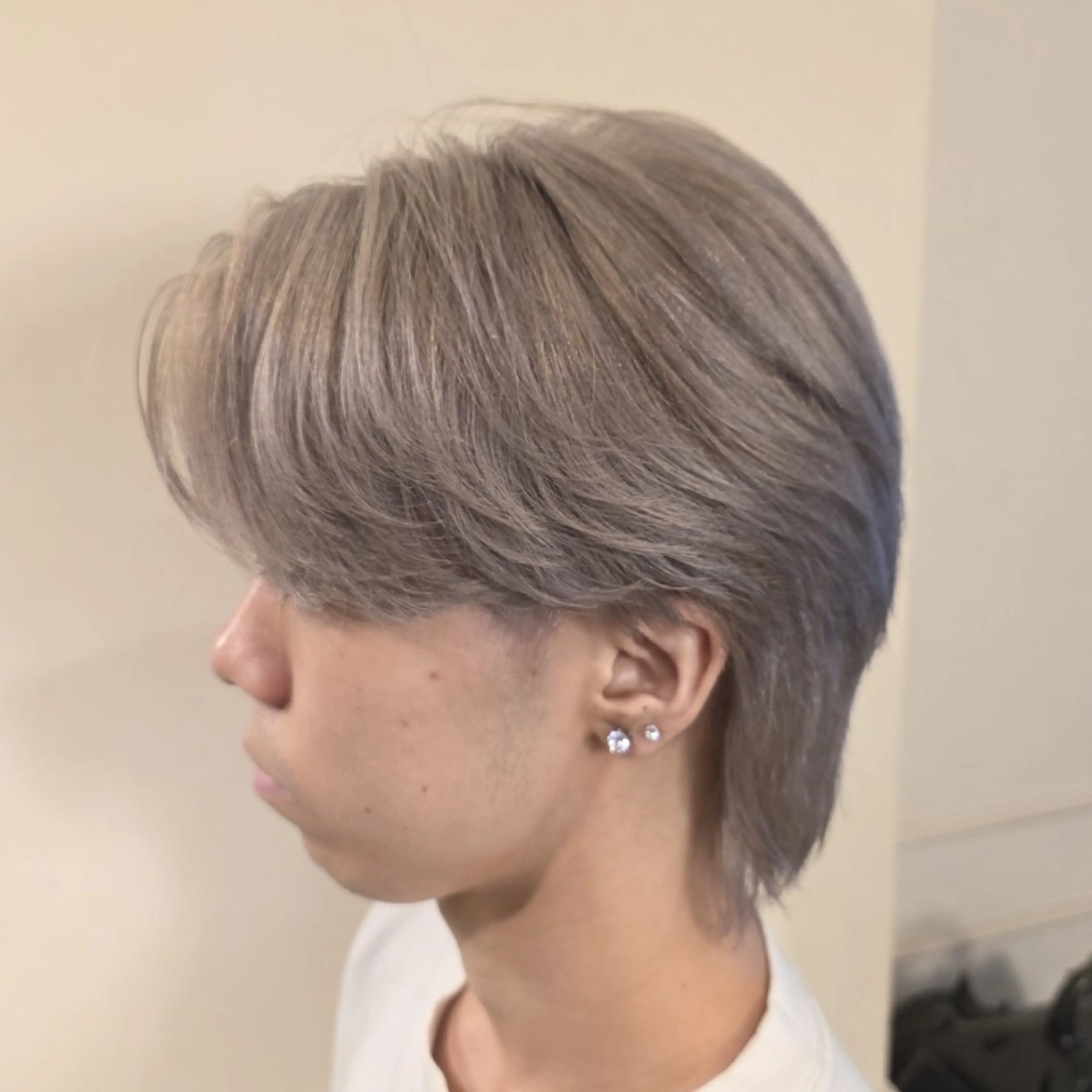 ミディアム メンズ カラー シルバー ヘアカラー トリートメント ヘアセット メンズスタイル✂/ ハイトーン/りゅうのヘアスタイル