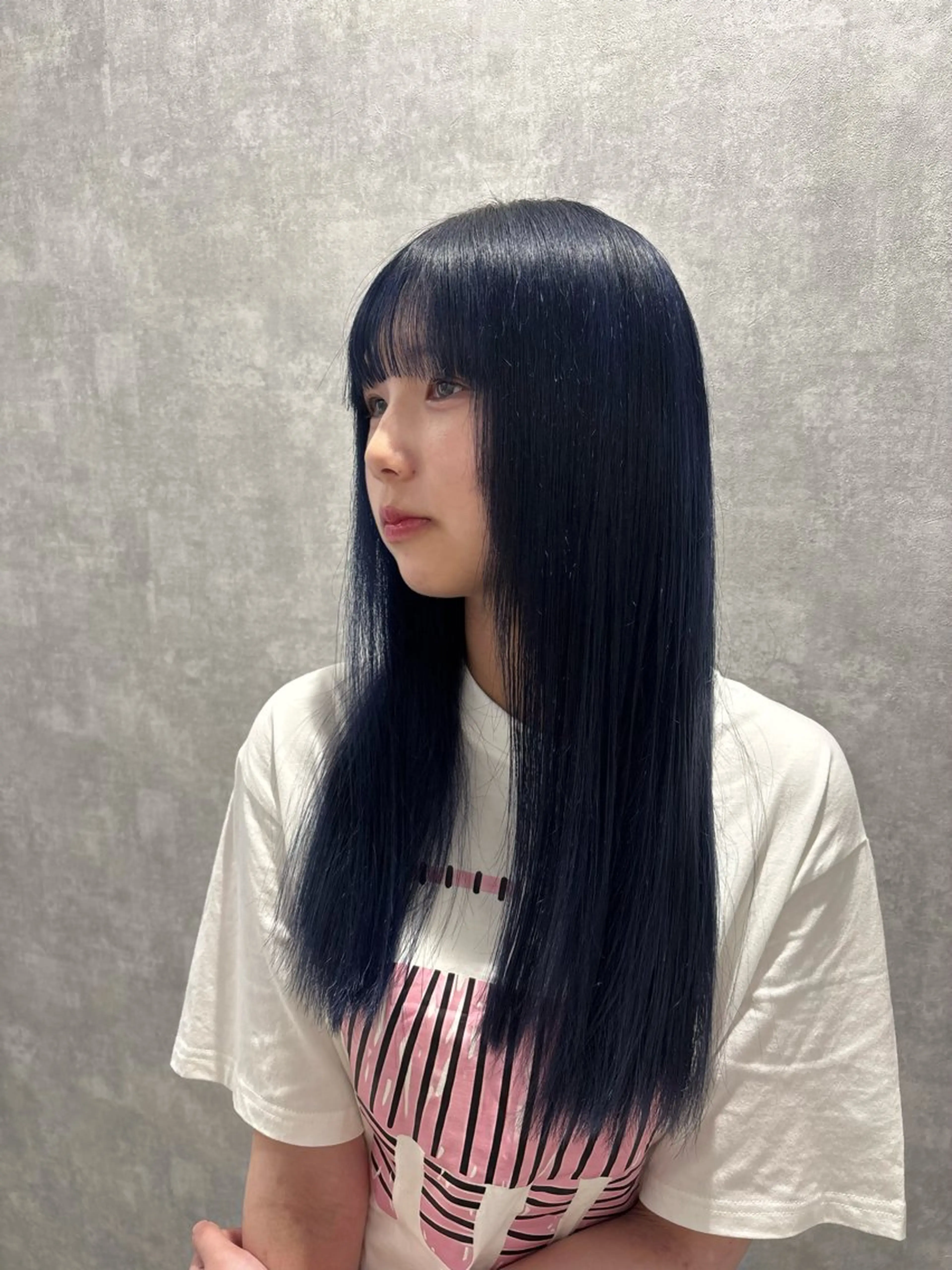 ロング カラー ブリーチ グラデーションカラー ネイビーカラー 卒業式のヘアスタイル ヘアカラー CAPA★ LINAのヘアスタイル