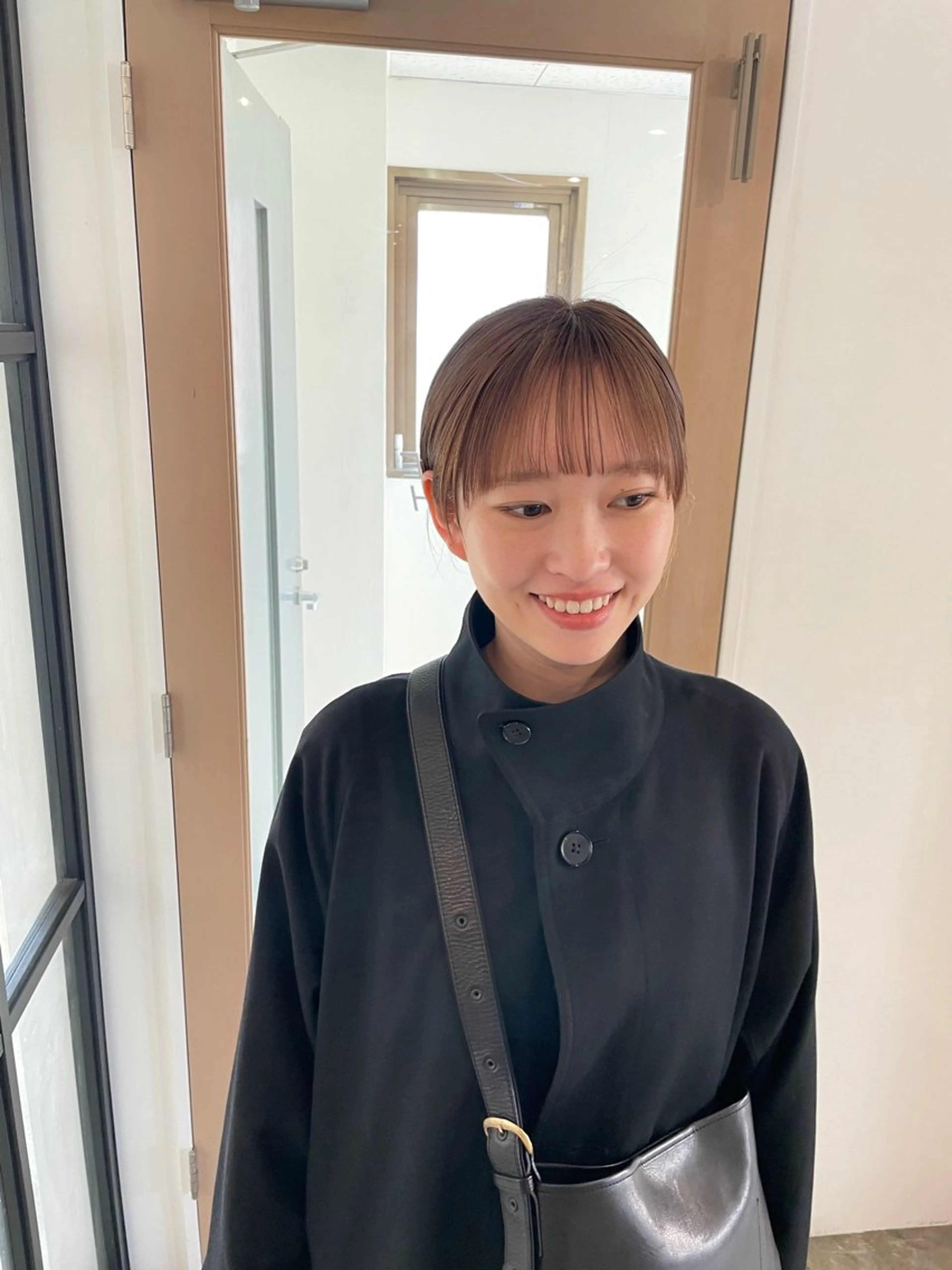 ショート カラー ベージュカラー ブリーチ ショートヘア ワイドバング カット ヘアカラー Takuma✨中目 ショート　ボブのヘアスタイル