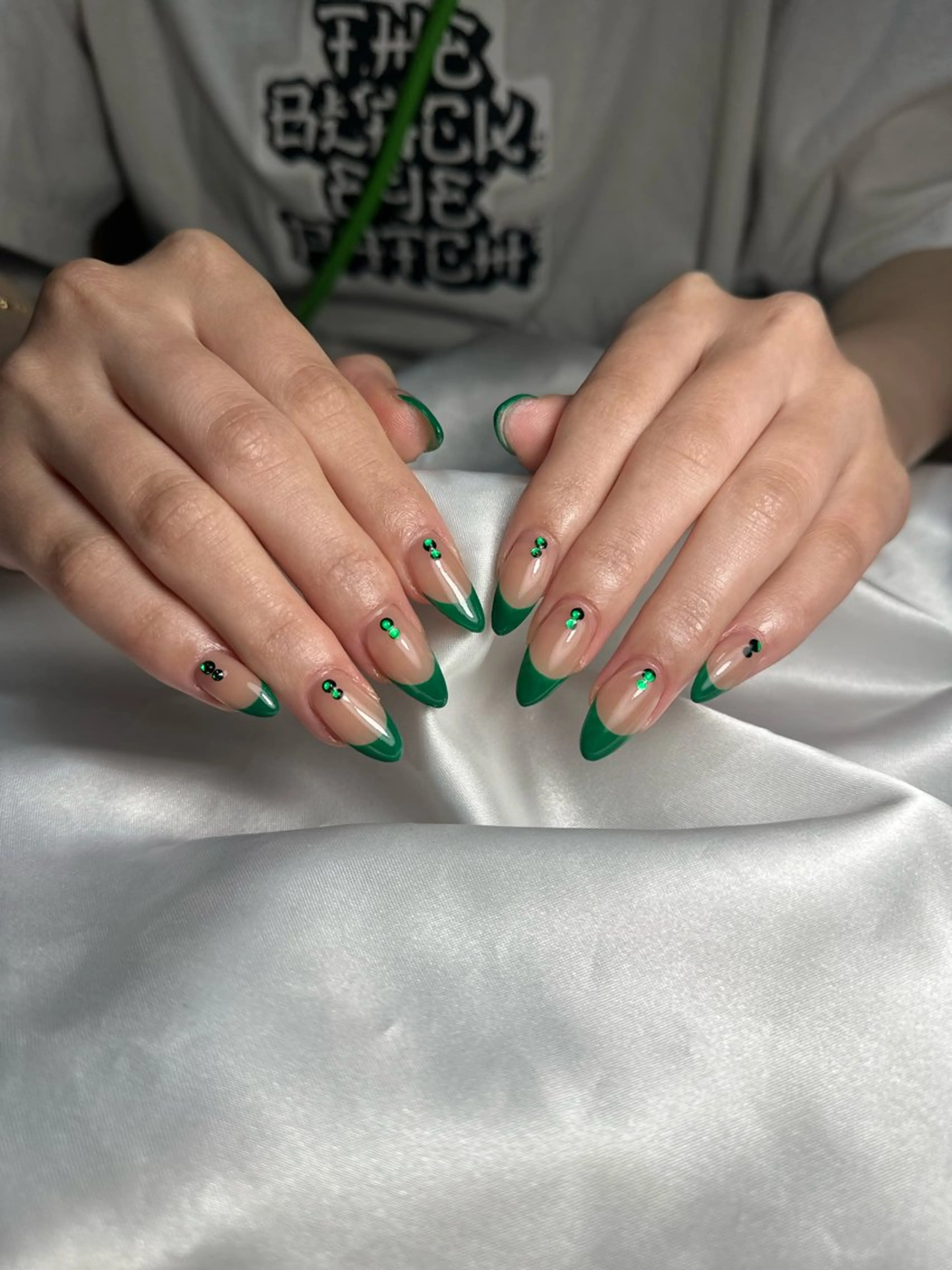 ネイル フレンチネイル グリーン nail salon 凪のネイルデザイン