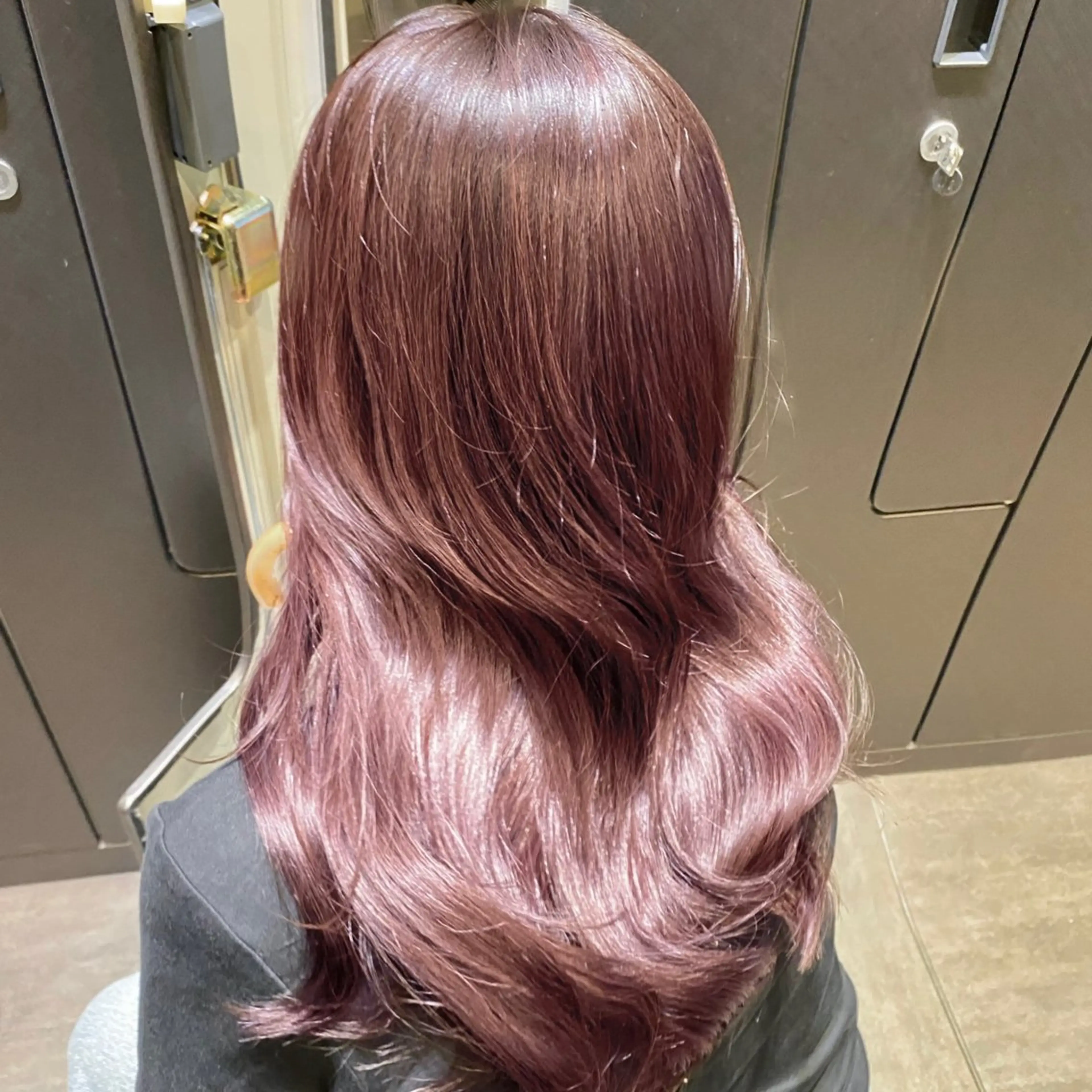ロング カラー ブリーチ ケアブリーチ ラベンダーカラー ラベンダーピンク ピンクカラー ヘアカラー トリートメント 🤍愛されヘア⌇ 𝐑 𝐈 𝐎🤍のヘアスタイル