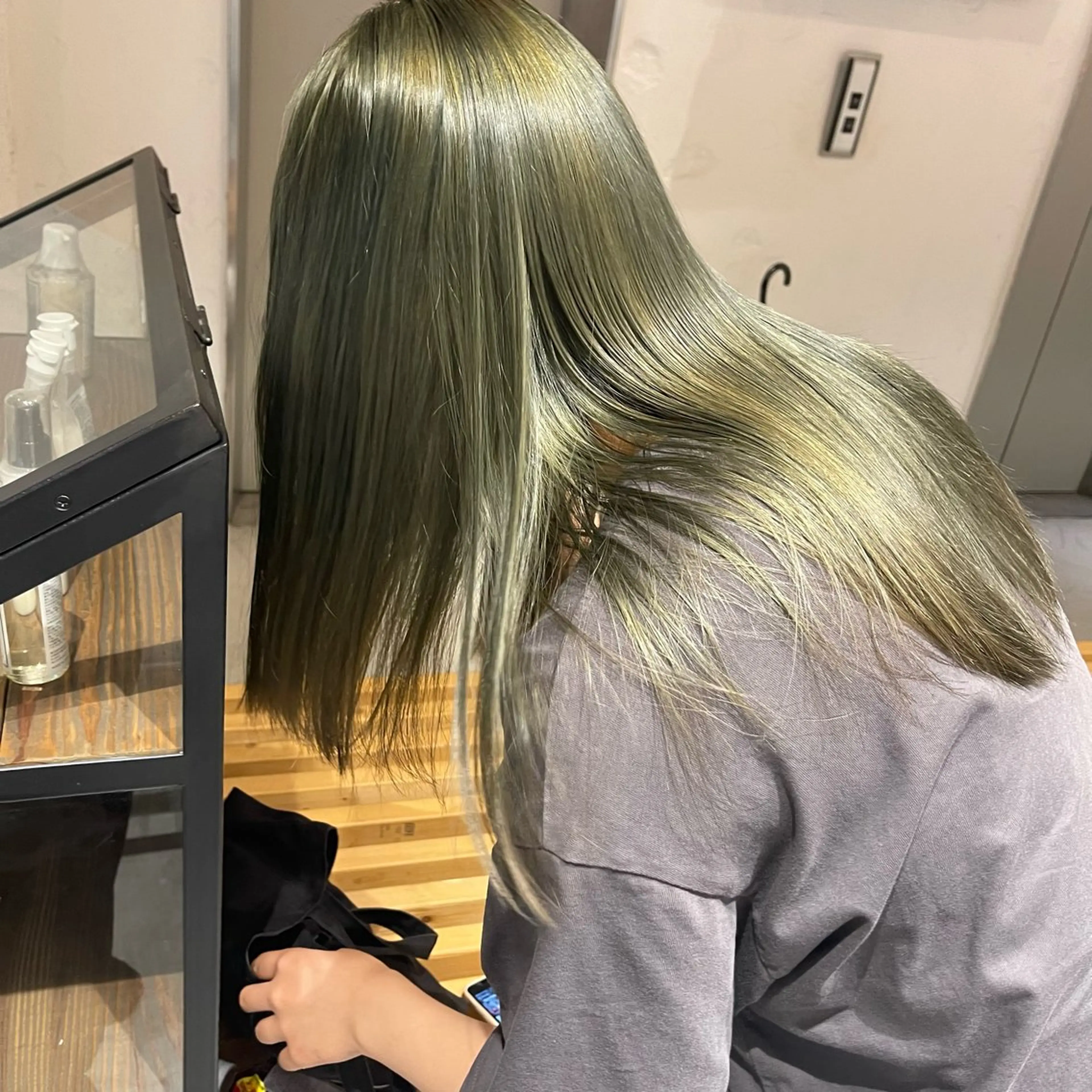 ロング カラー ヘアカラー トリートメント lunty miichiのヘアスタイル